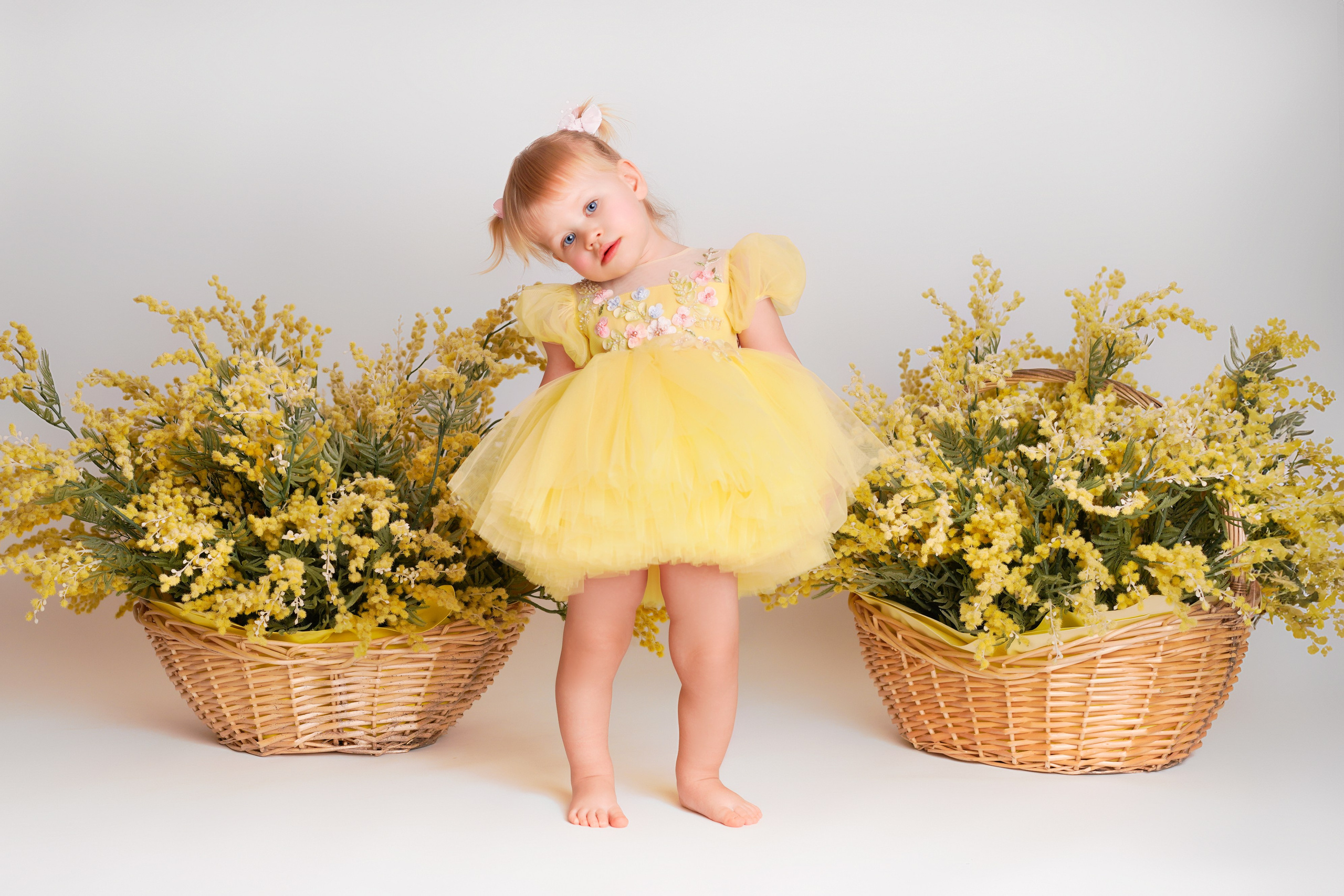 ФОТОСЕССИЯ в мимозе для мамы с дочкой. Фотограф новорожденных беременных в Тюмени Ткачук Татьяна