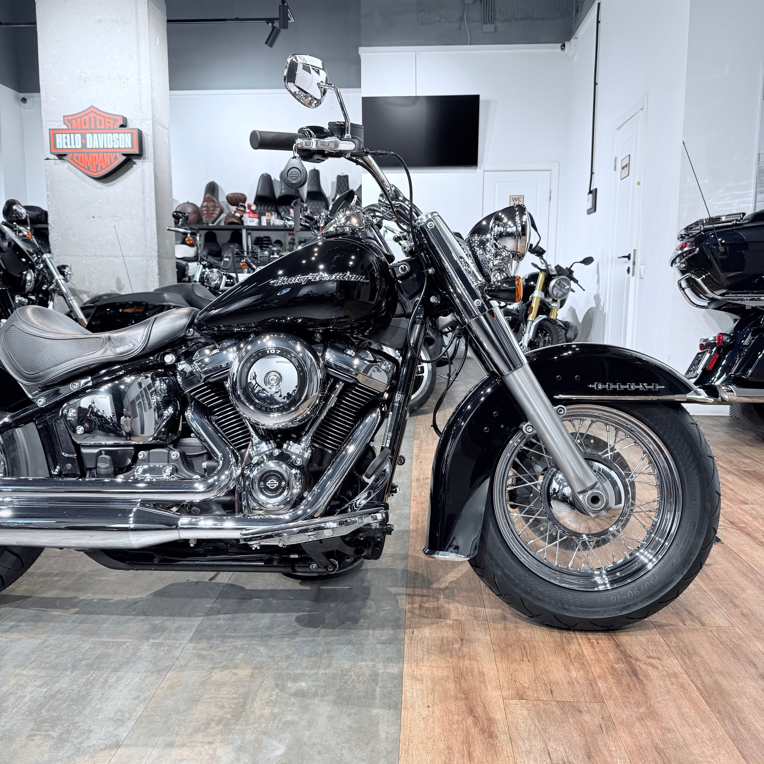 Купить Harley-Davidson 2018 Softail Deluхе 107 АВS (Softail/Dyna) — подробнее на сайте. Hello Davidson, Москва. Только хорошие мотоц