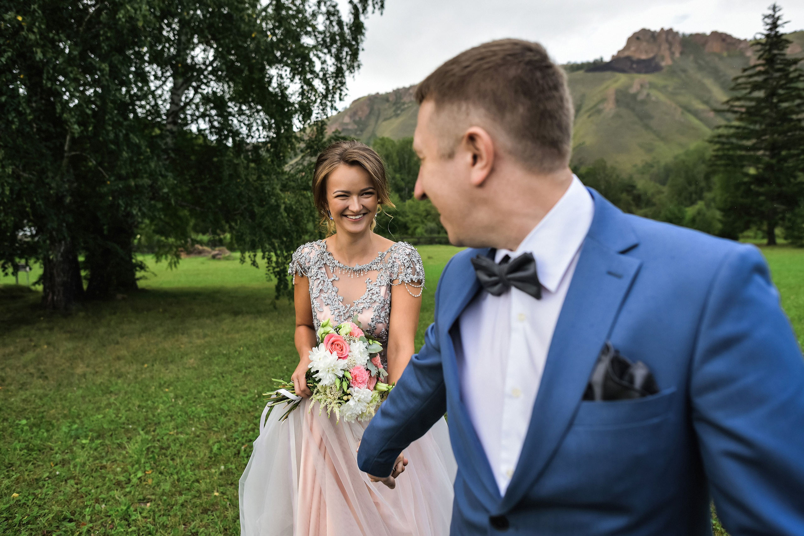 💐 Радик и Яна — душевная загородная свадьба в Villatic | Теплые фото под Красноярском. 📸 Свадебный и семейный фотограф в Красноярске Тихомиров Евгений | 17 лет опыта | 800+ свадеб