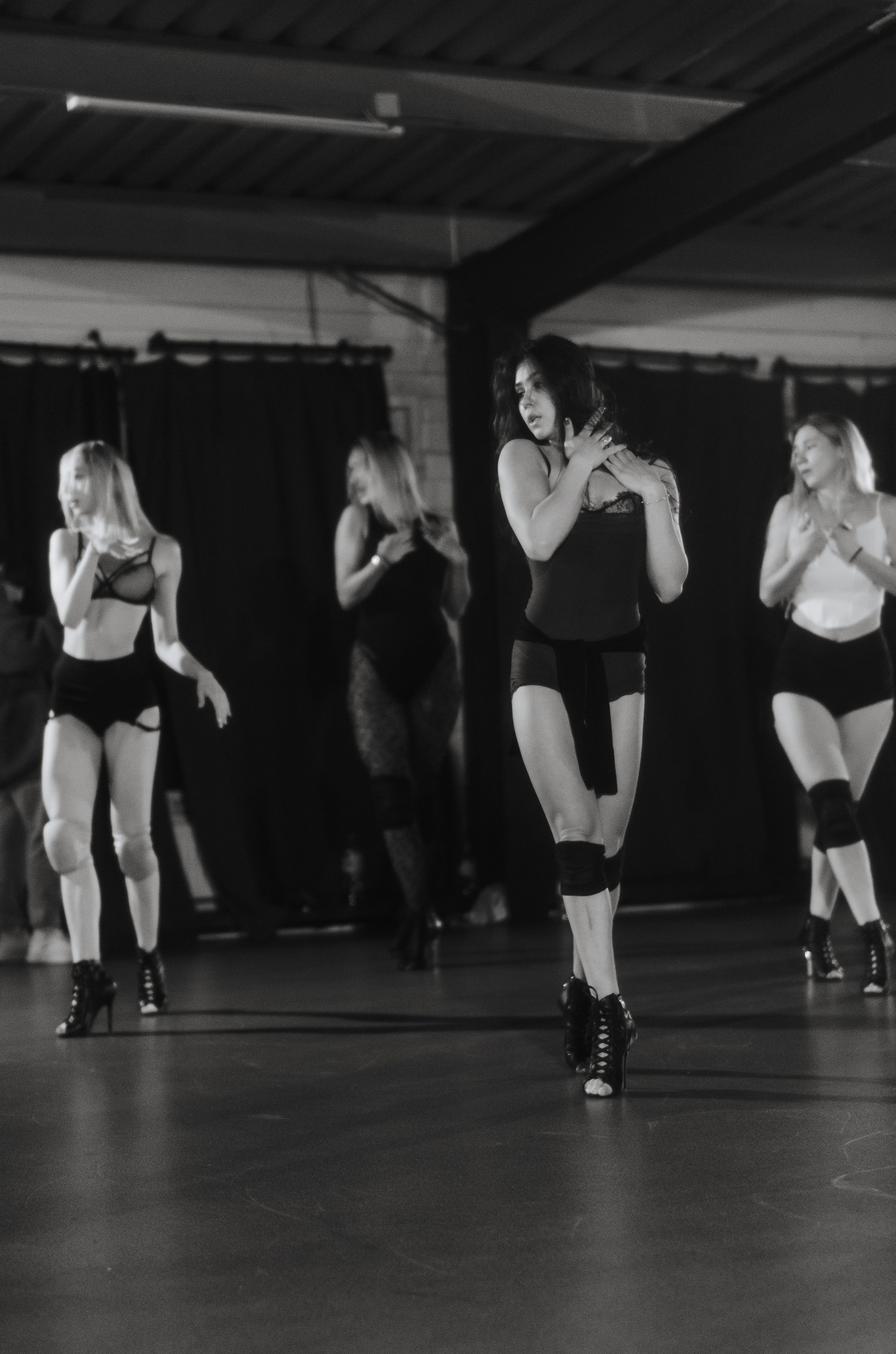 Мастер-классы по High Heels/Girly hip-hop от Оксаны ATTA. Денисова Аля — фотограф для парных съемок и индивидуальных историй в Барнауле