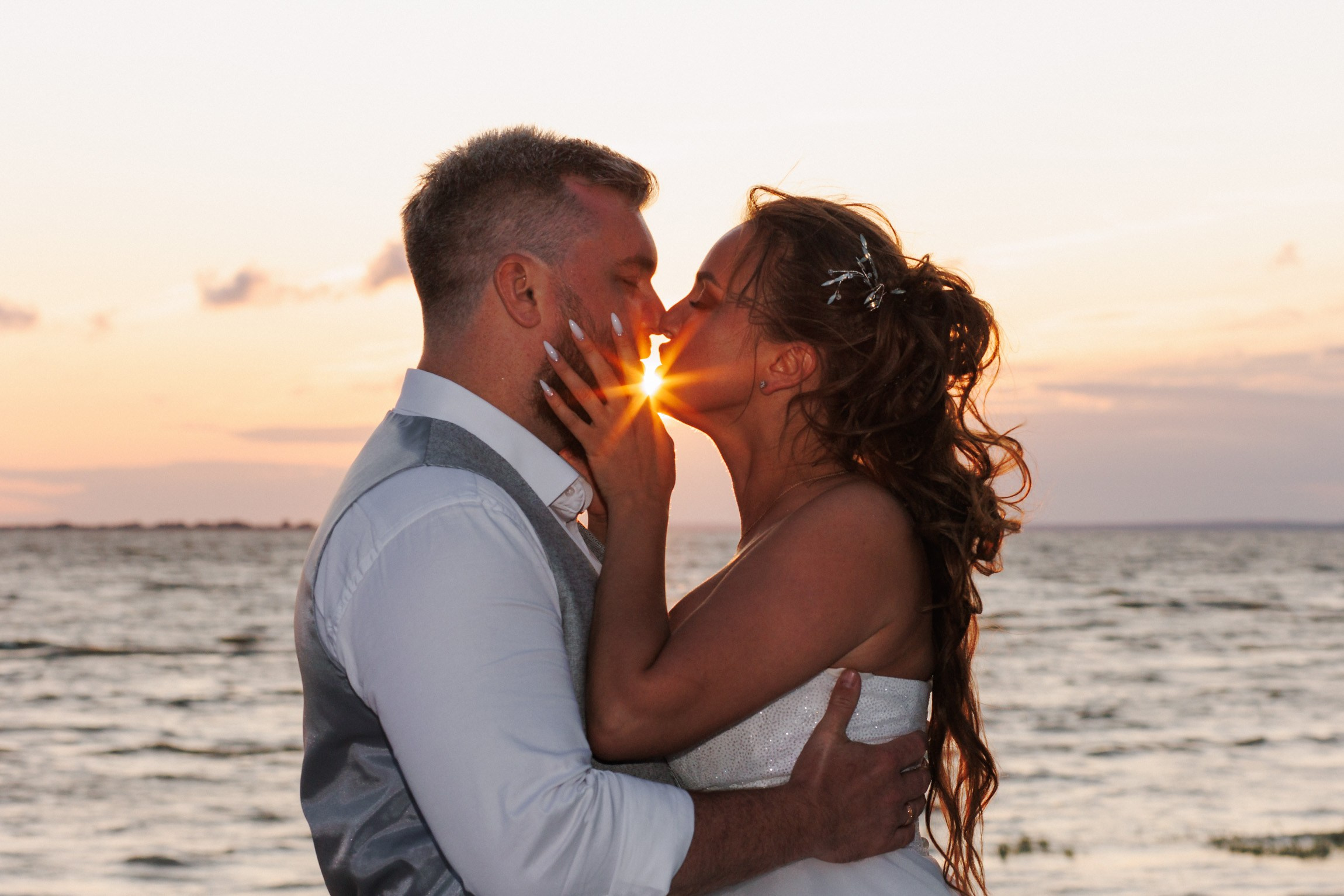 Свадебная фотосессия на финском заливе. Свадебный фотограф СПБ