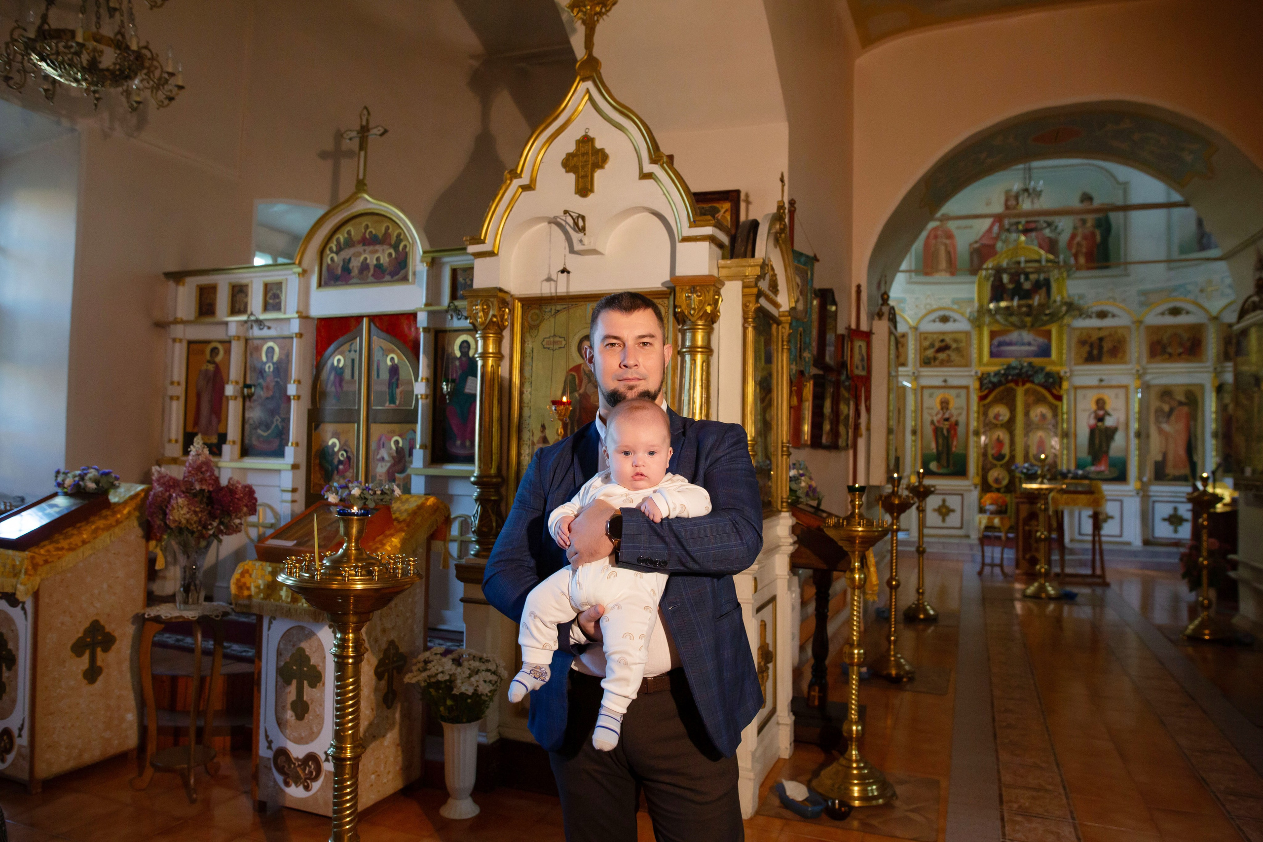 Крещение двух братьев. Храм Успения Пресвятой Богородицы. Семейный и детский фотограф Анна Петракова