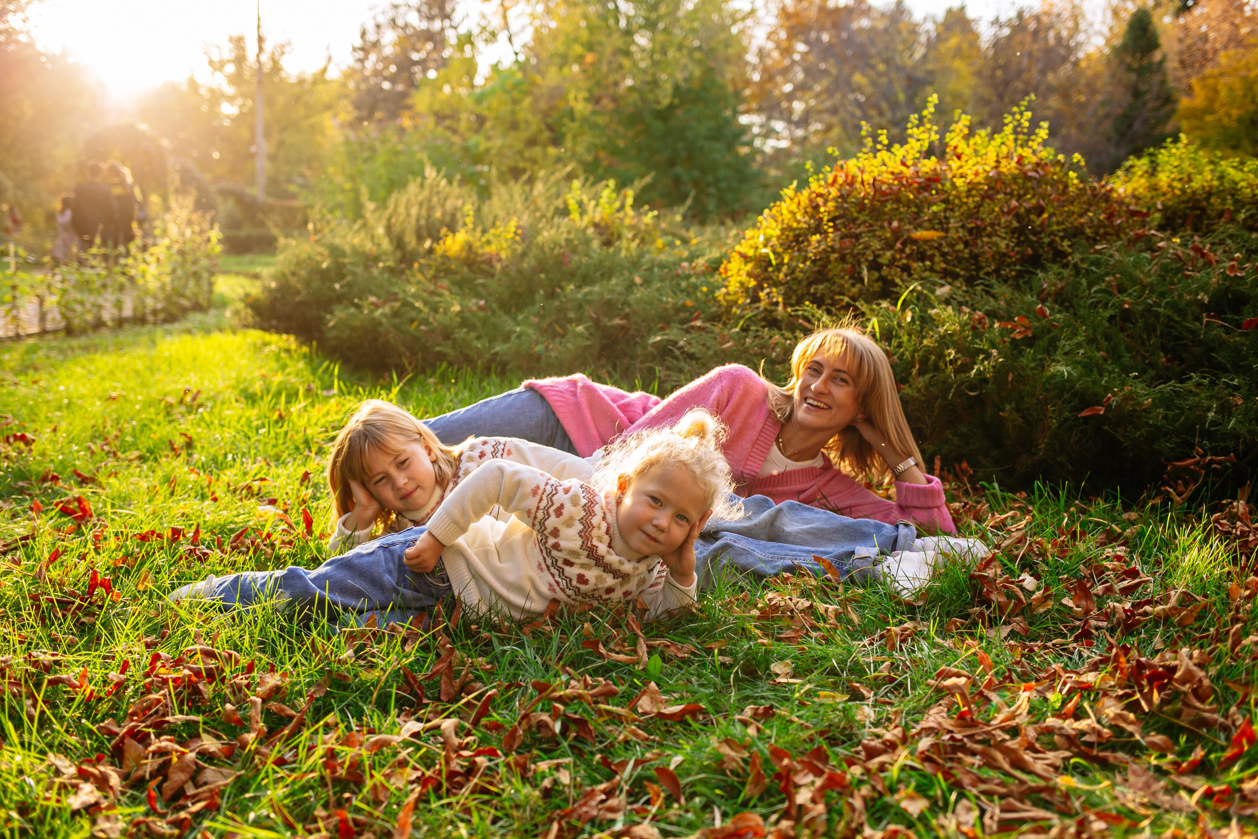 Юля, Анюта, Есения