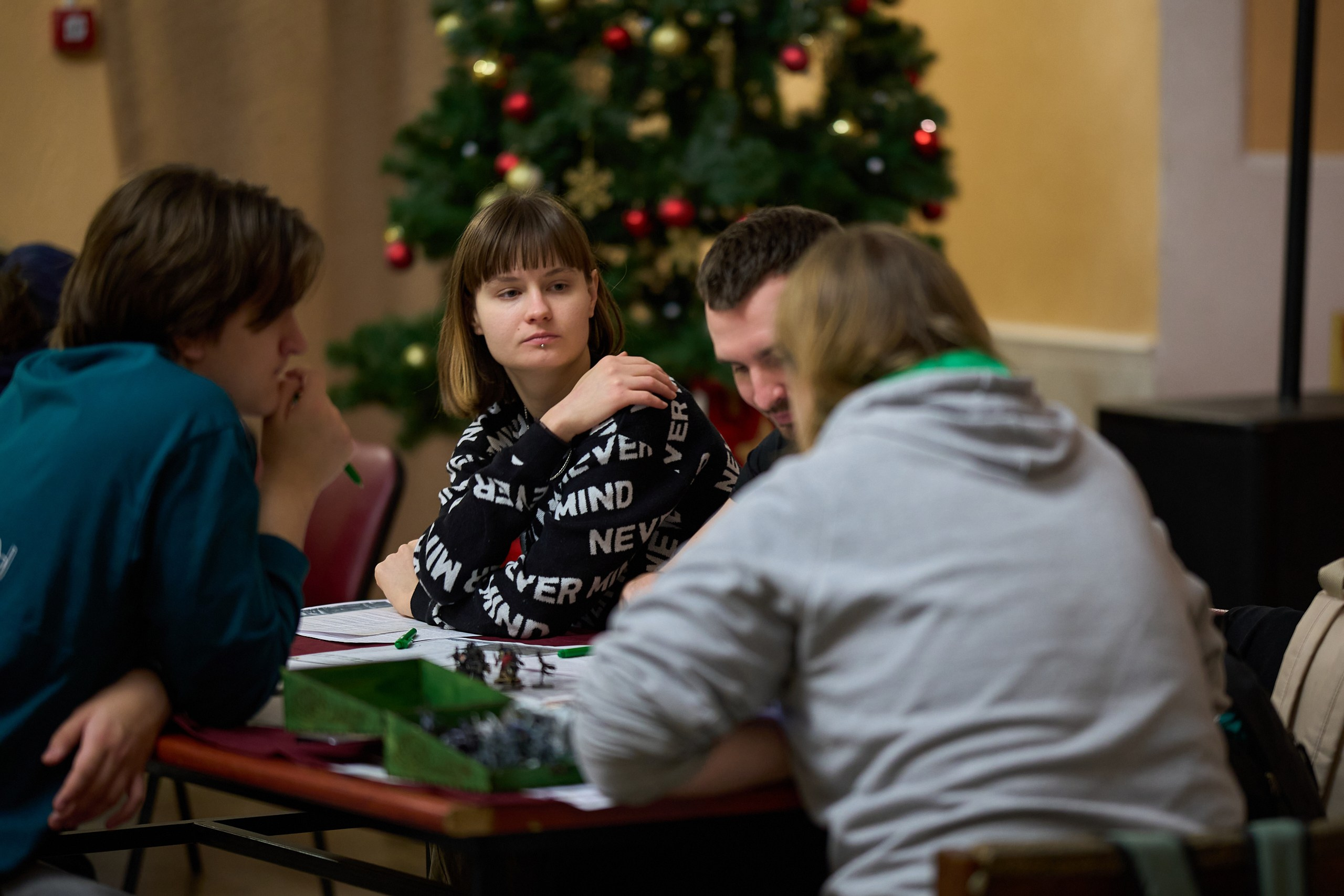 Ладно, если на меня так будут смотреть, я тоже готов подать заявку ГМа на следующий Мантикон.