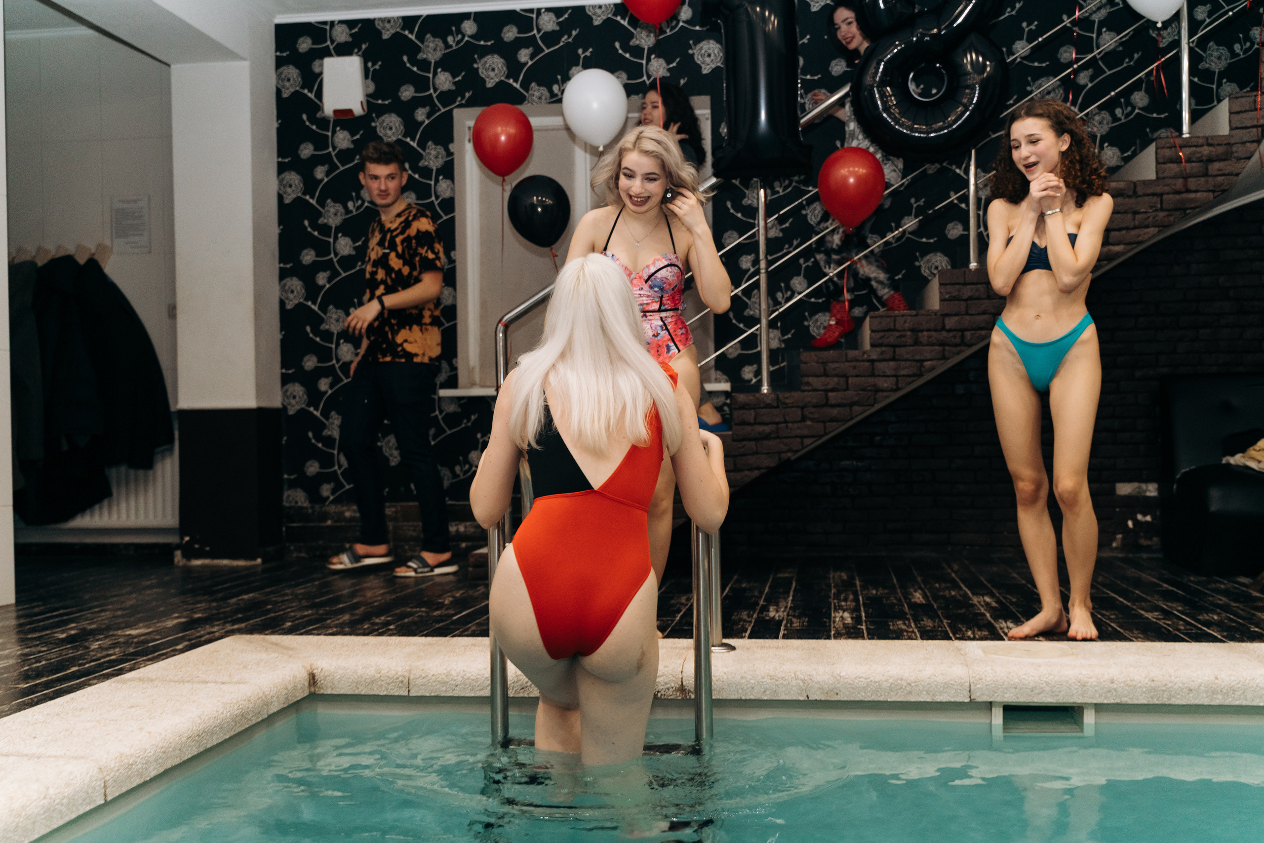 18 лет. Создаю контент для бизнеса- Андрей Корниенко и упаковываю компании и экспертов в Краснодаре