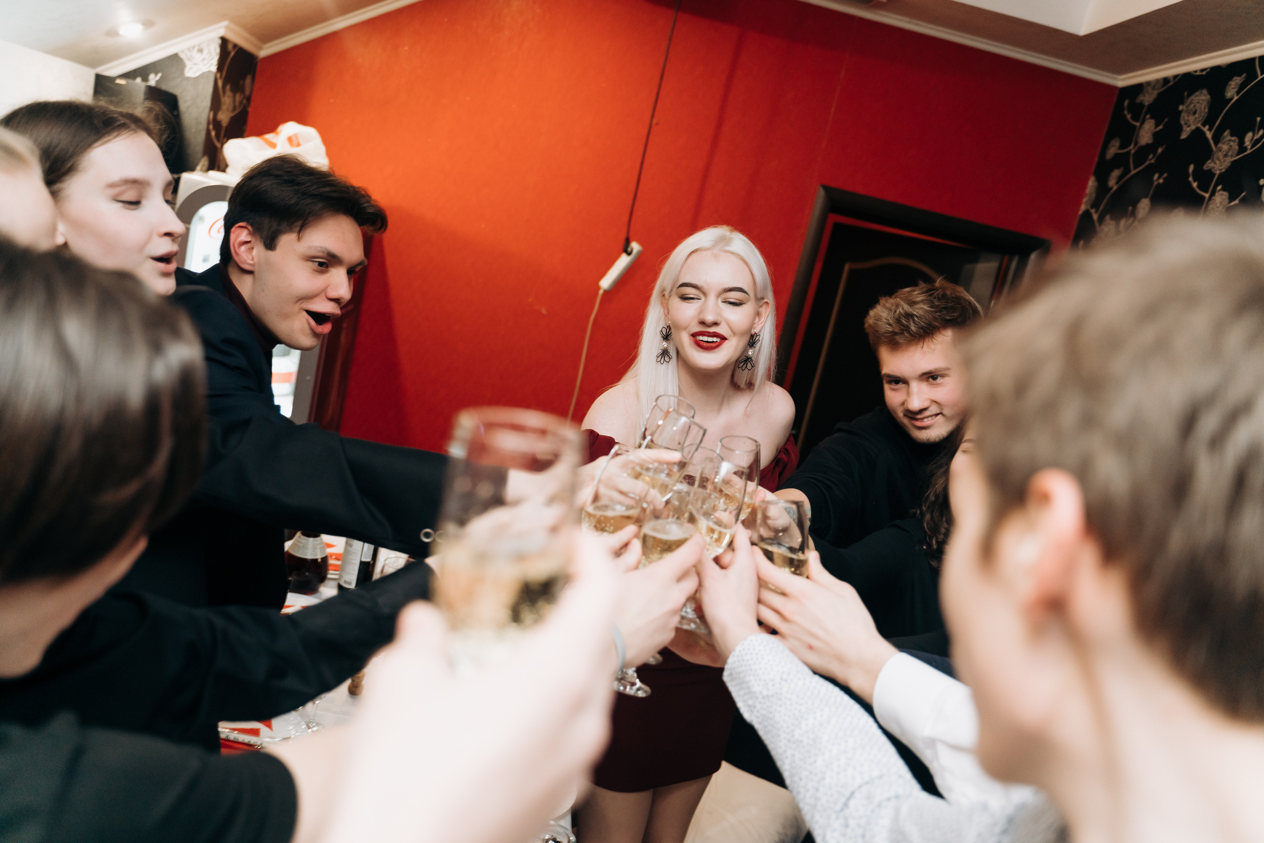 18 лет. Создаю контент для бизнеса- Андрей Корниенко и упаковываю компании и экспертов в Краснодаре