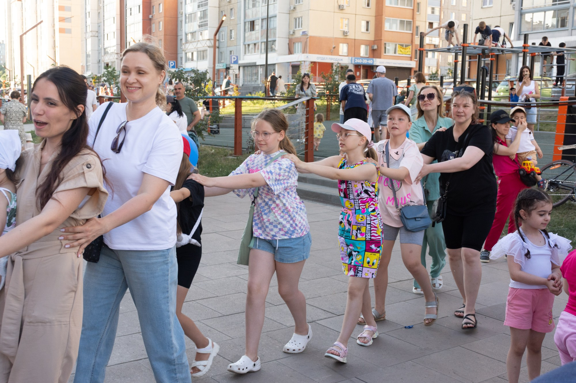 Фестиваль современного исполнительского искусства (Сквер Академ Риверсайд). Фотограф Максим Буряк