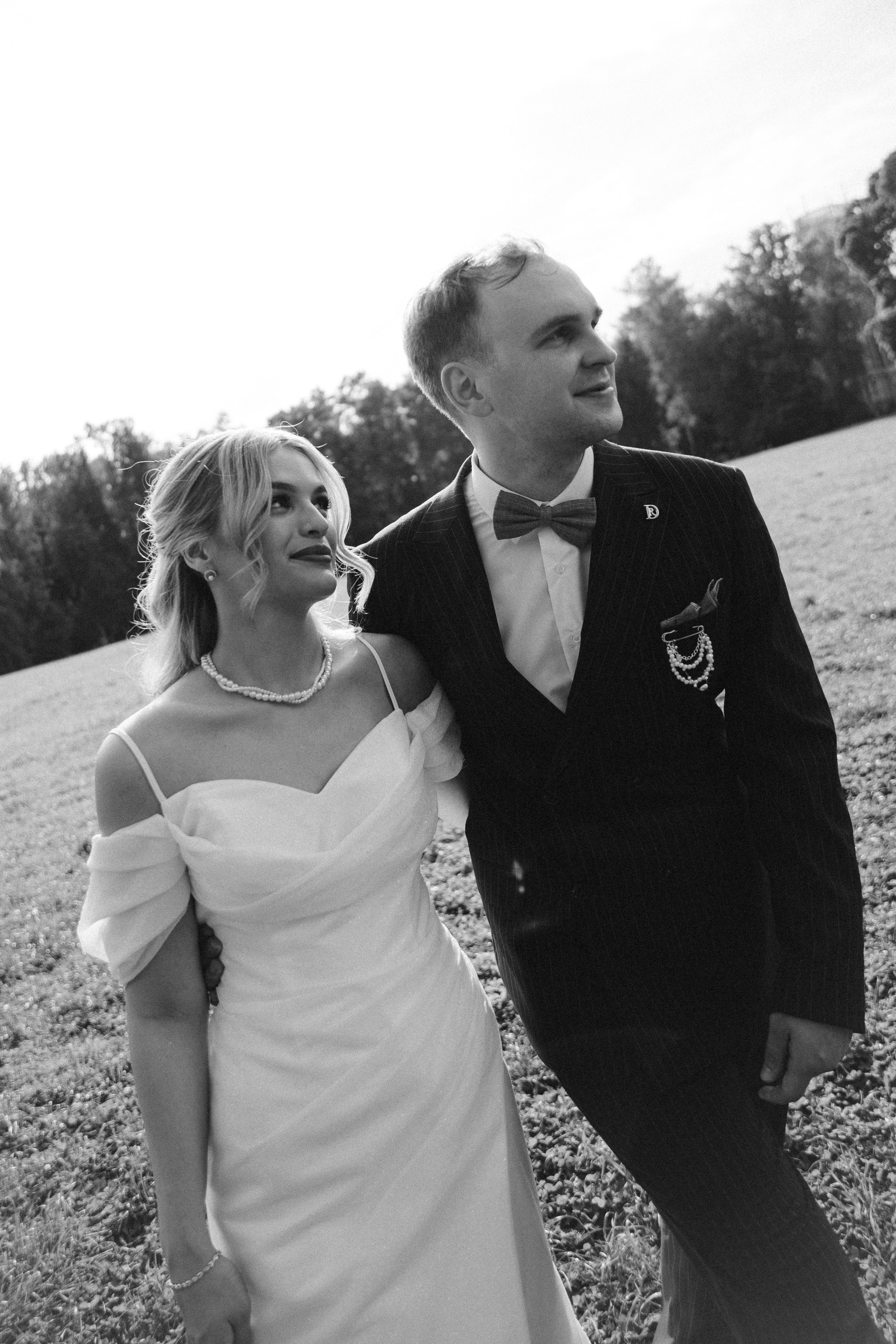 Саша и Маша, свадебная прогулка в Царицыно, плёночные и цифровые кадры. Свадебный и портретный фотограф в Москве Кристина Золотова