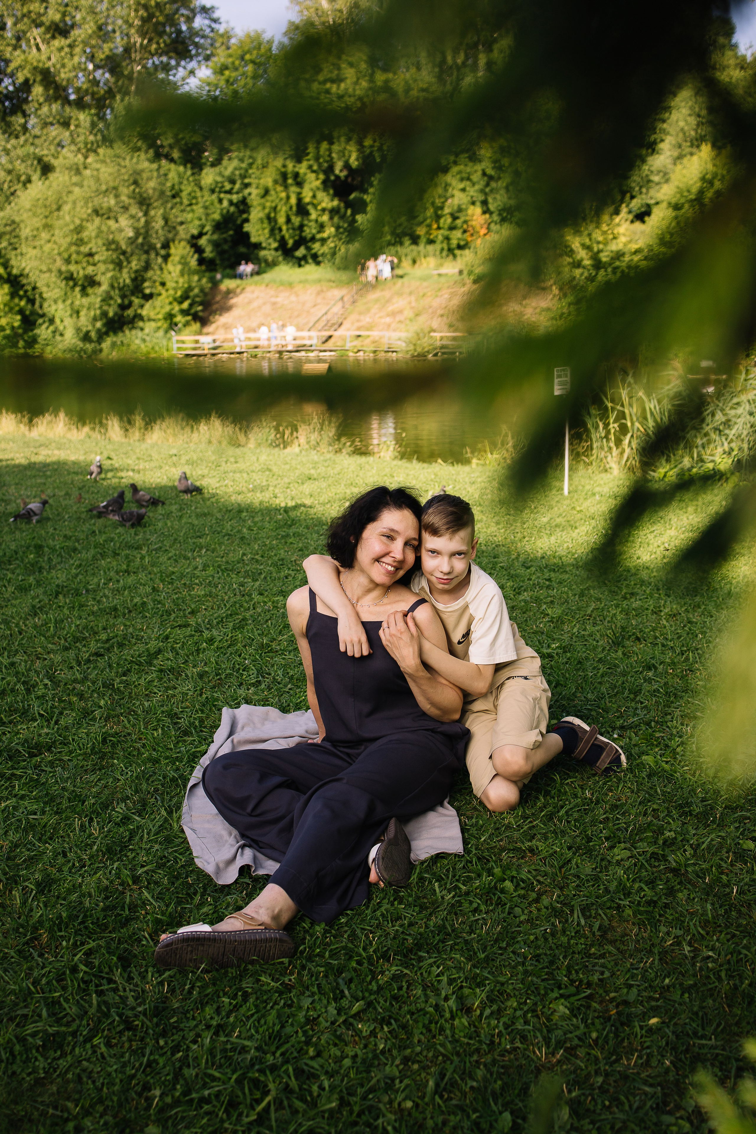 Семейная фотосессия у озера в центре Томска. Семейный фотограф в Томске Максимова Екатерина