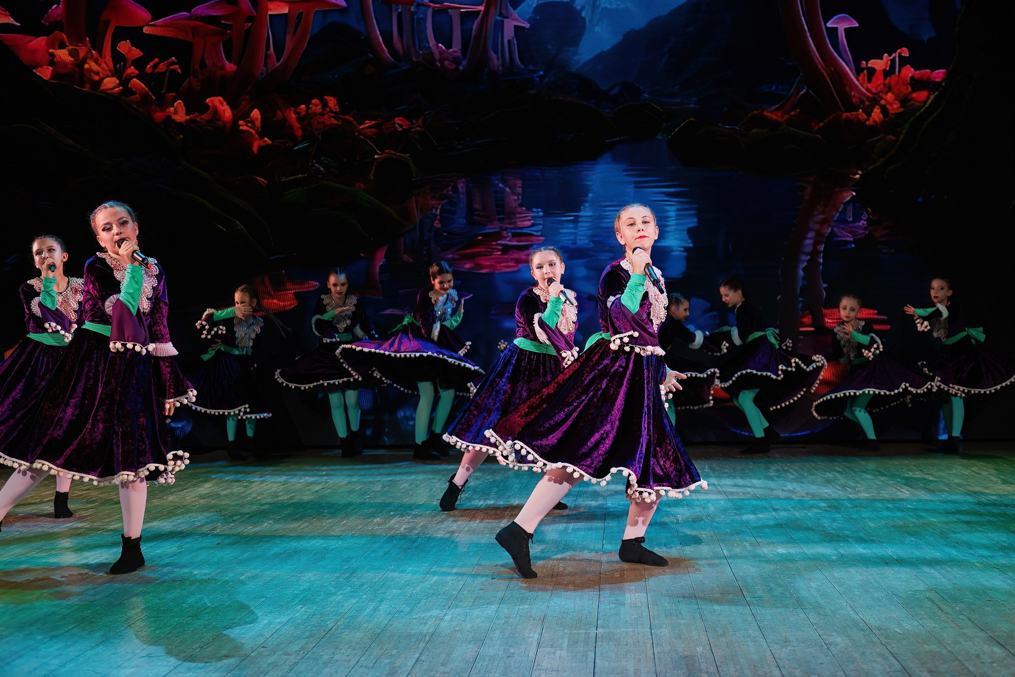 Отчетный концерт Образцового коллектива Алтая театра эстрадной песни «Созвездие». Свадебный и репортажный фотограф Никита Сницарев в Барнауле