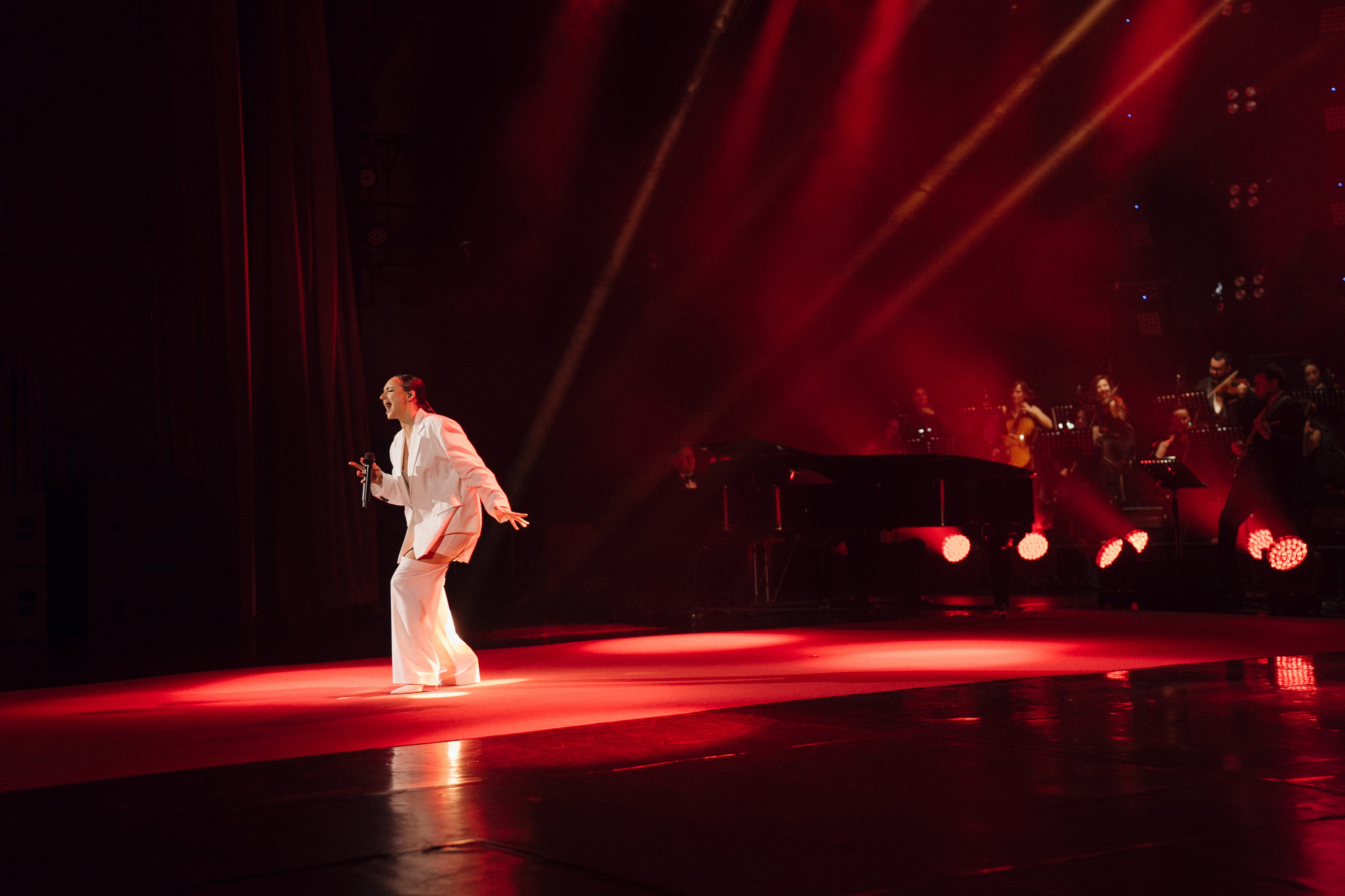 Концерт «ТИТРЫ»: Рита Ричи и оркестр Ильи Филиппова 15.02.25. Свадебный фотограф в Краснодаре и Сочи Винидиктова Екатерина