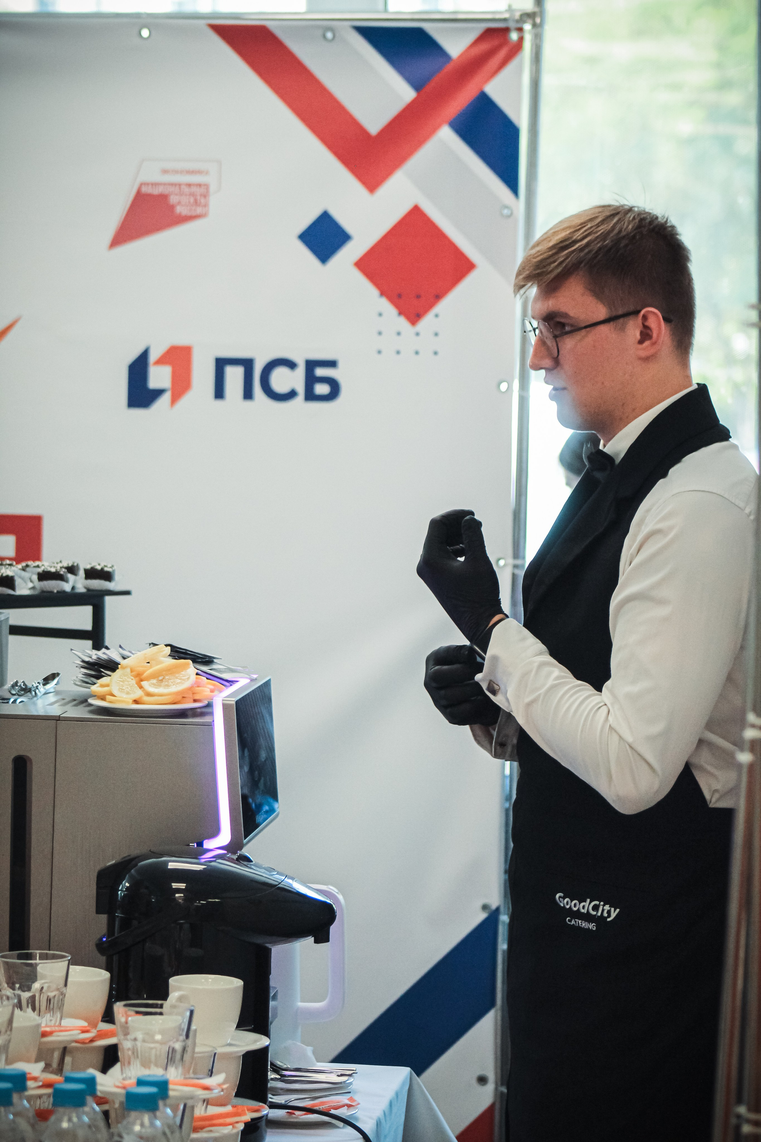 Сбер. Бизнес-завтрак. Илья Чемис — Фотограф в Мариуполе