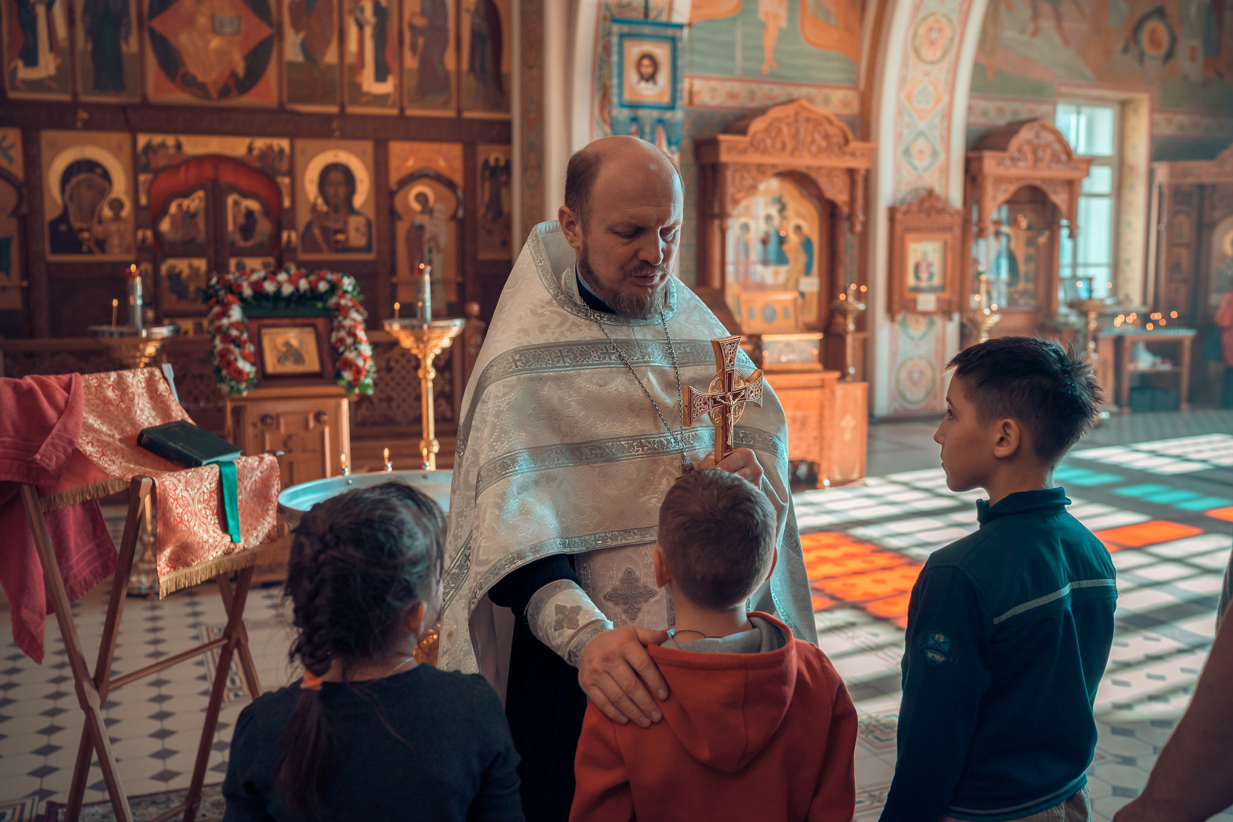 Крещение деток из Емельяновского детского дома. Фотограф на Крещение и Венчание в Красноярске Рамазанова Юлия