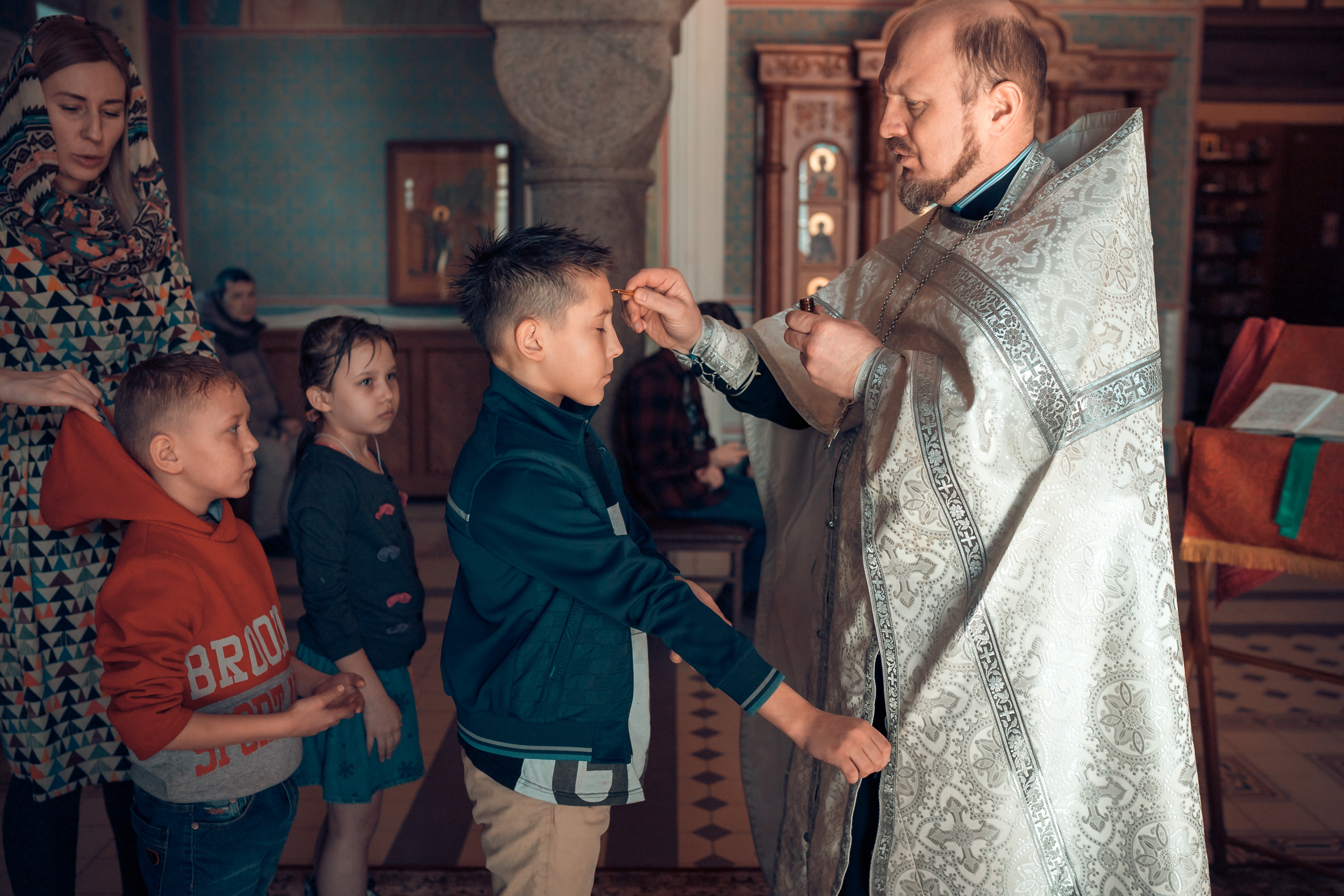 Крещение деток из Емельяновского детского дома. Фотограф на Крещение и Венчание в Красноярске Рамазанова Юлия