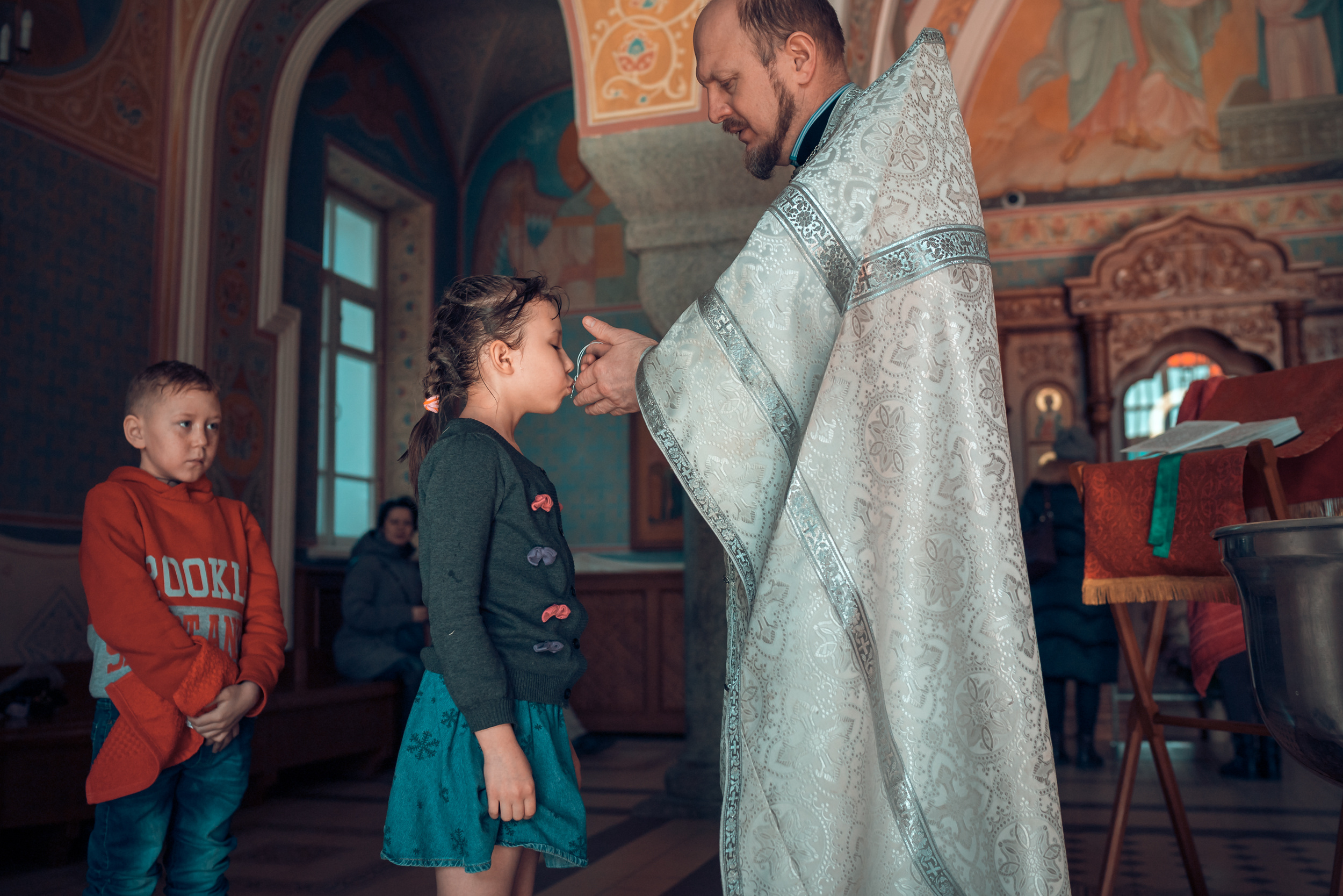 Крещение деток из Емельяновского детского дома. Фотограф на Крещение и Венчание в Красноярске Рамазанова Юлия
