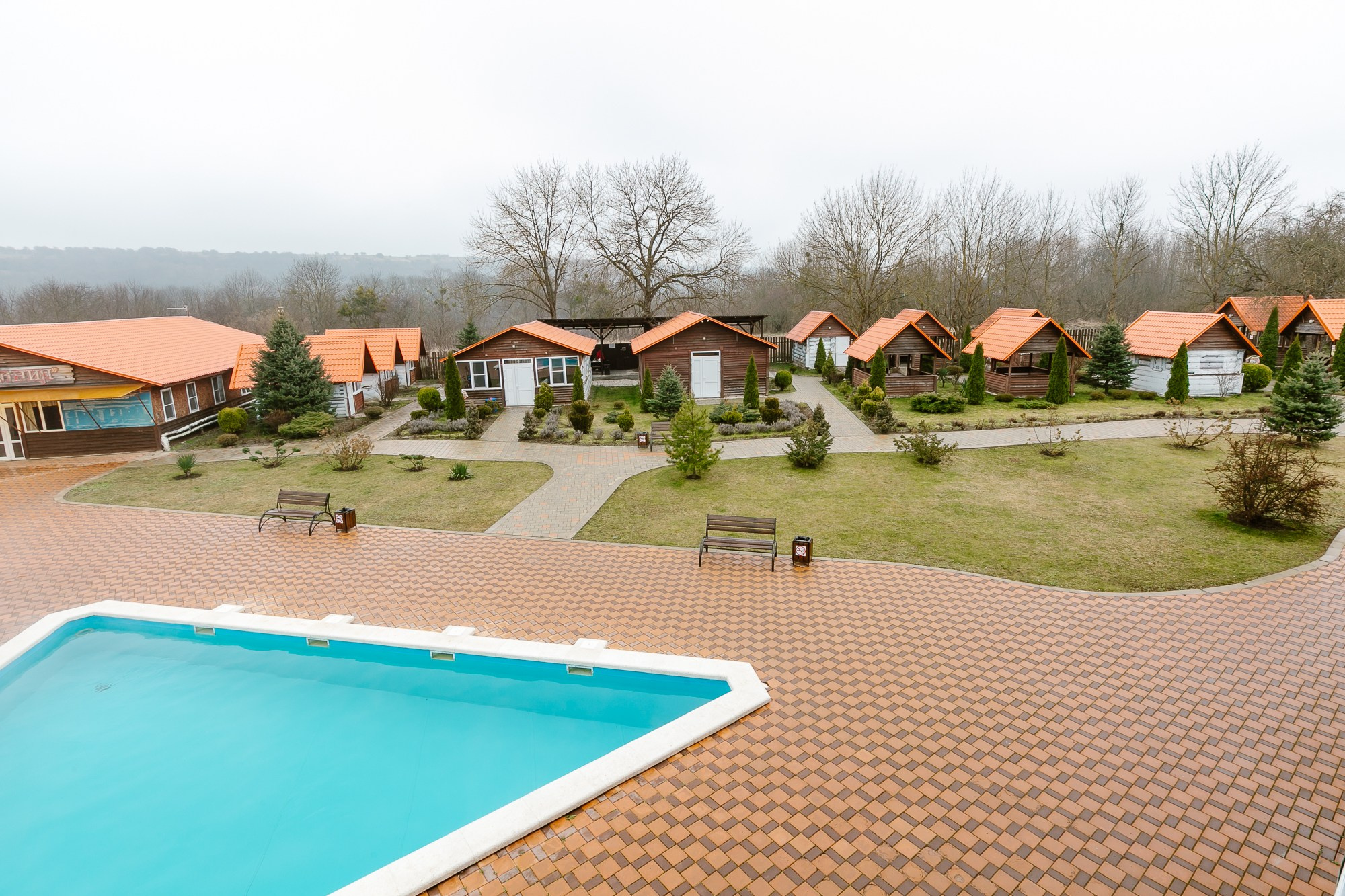 Фотографии территории термального источника март 2024 год