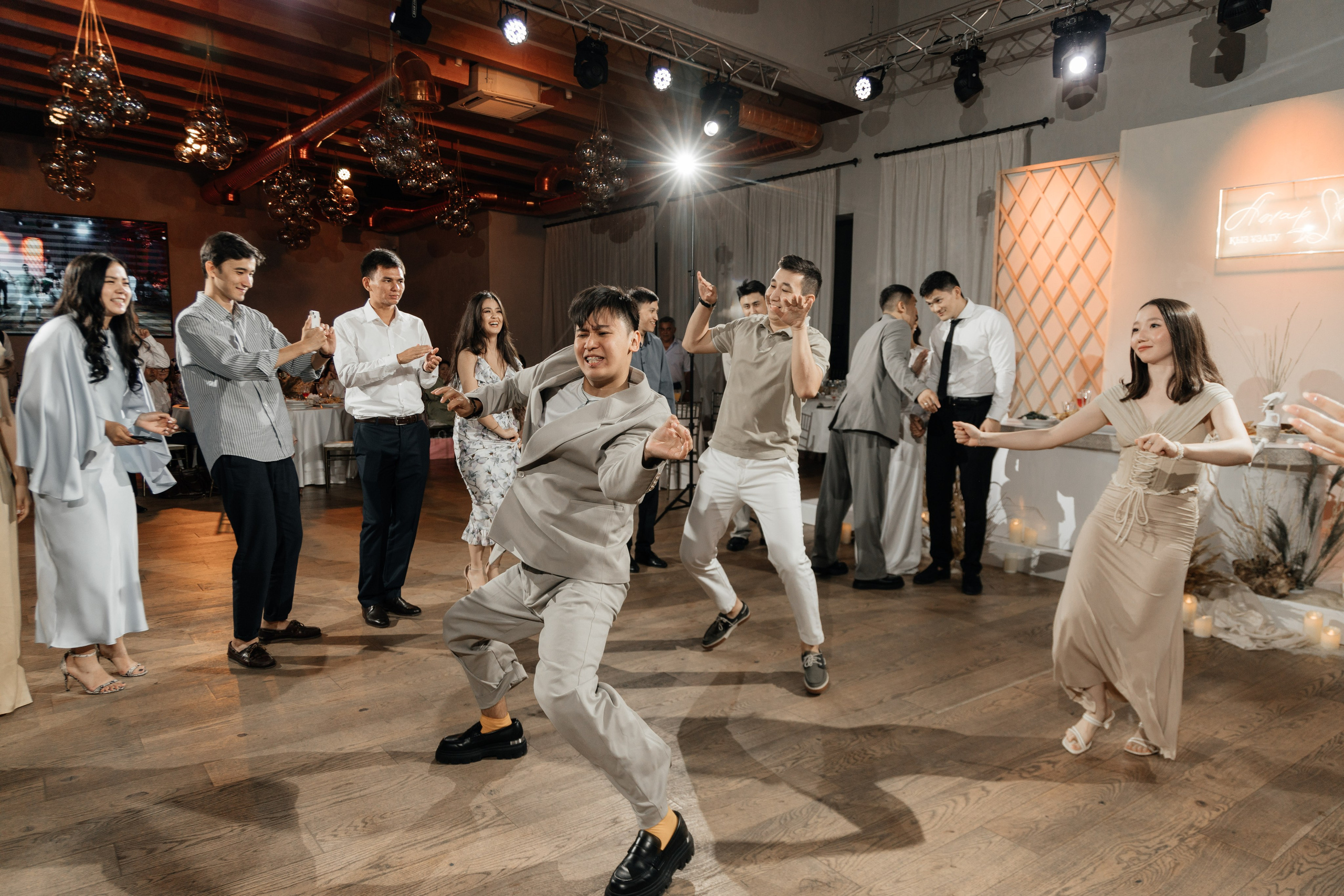 Azhar Uzatu. Свадебный фотограф Алматы