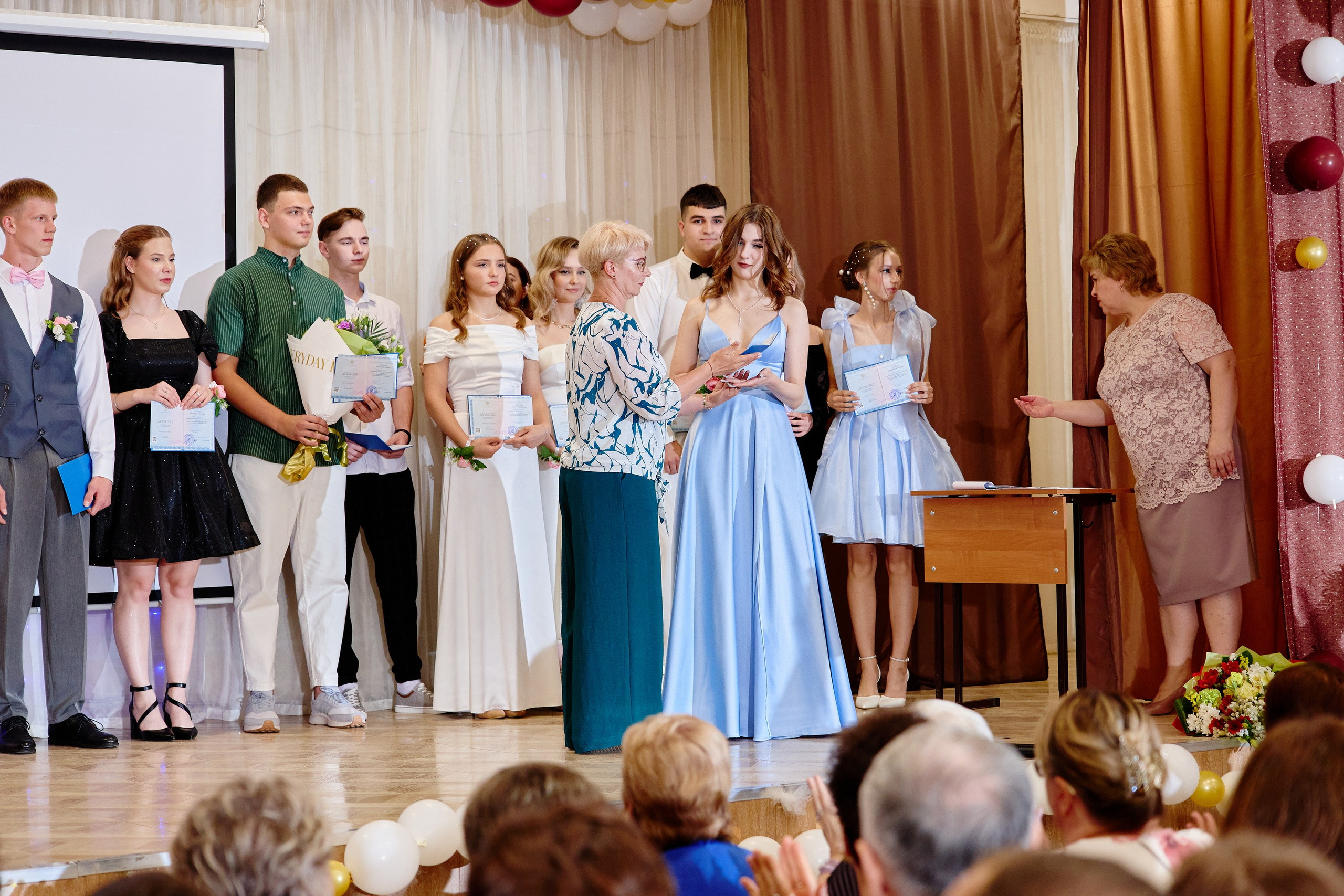 Выпускной 35 Сош. Фотограф Выпускные альбомы Таганрог Сергей Коробченко