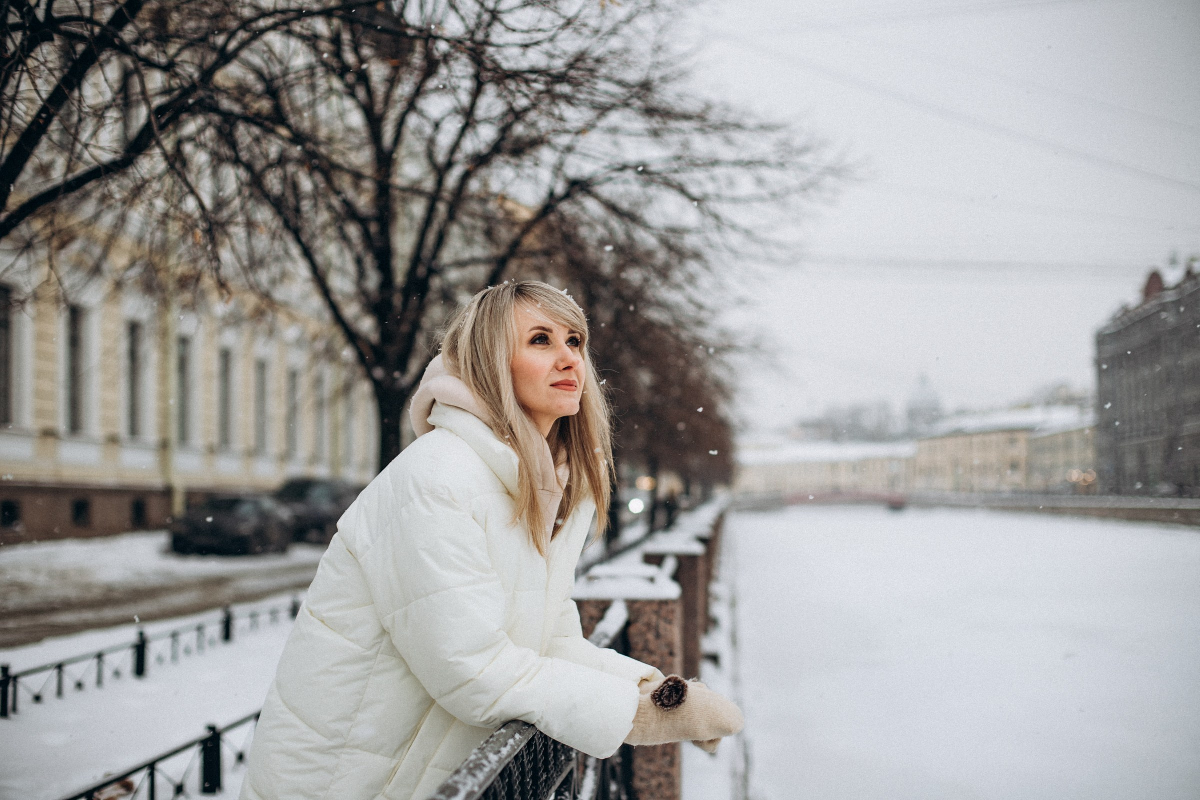 Сергей и Алёна в декабре. Фотопрогулка в Петербурге. Индивидуальный и семейный фотограф в Санкт-Петербурге