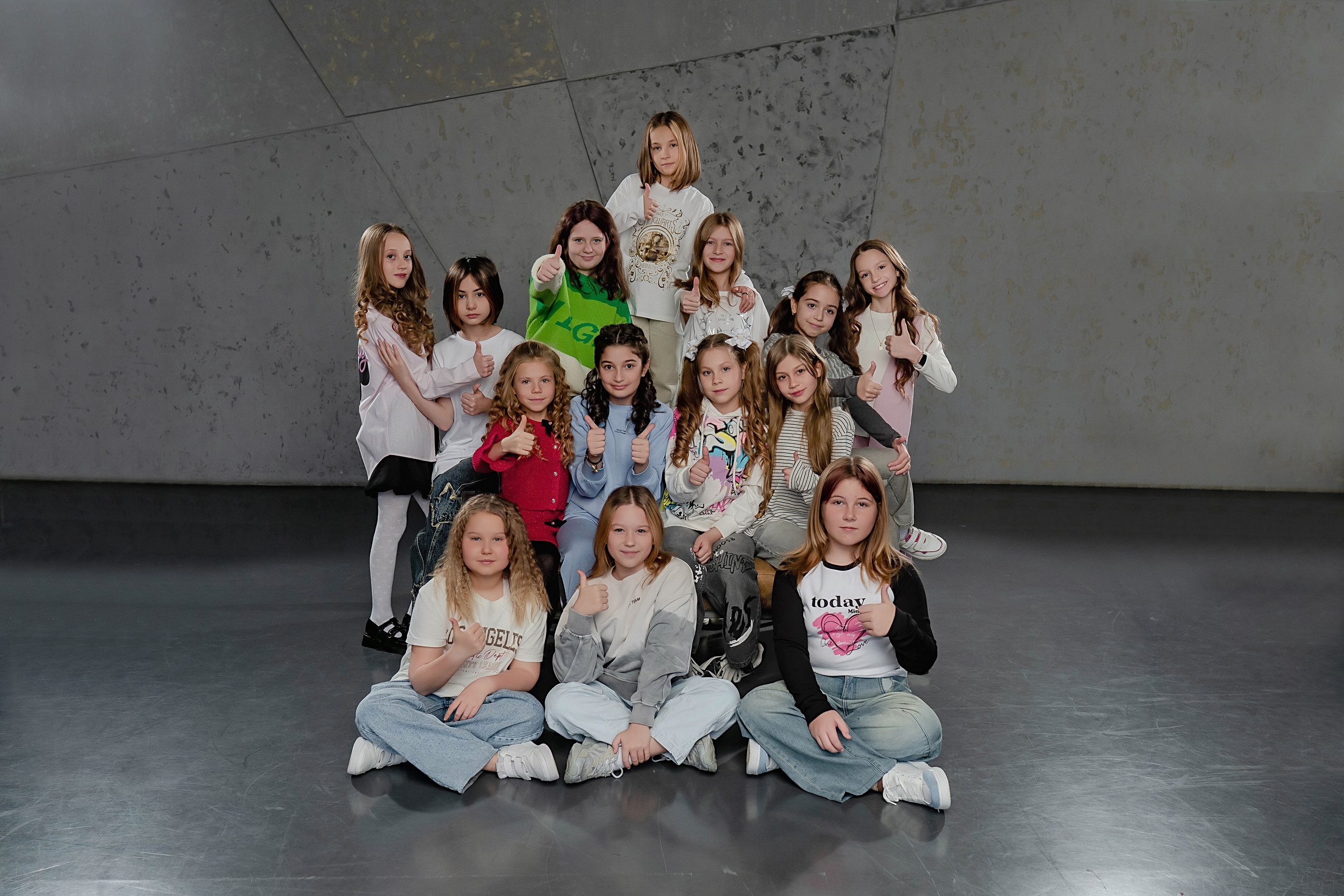 Выпускные (школьные) альбомы (книги) в Ростове-на-Дону. Современные Выпускные Альбомы в Ростове-на-Дону