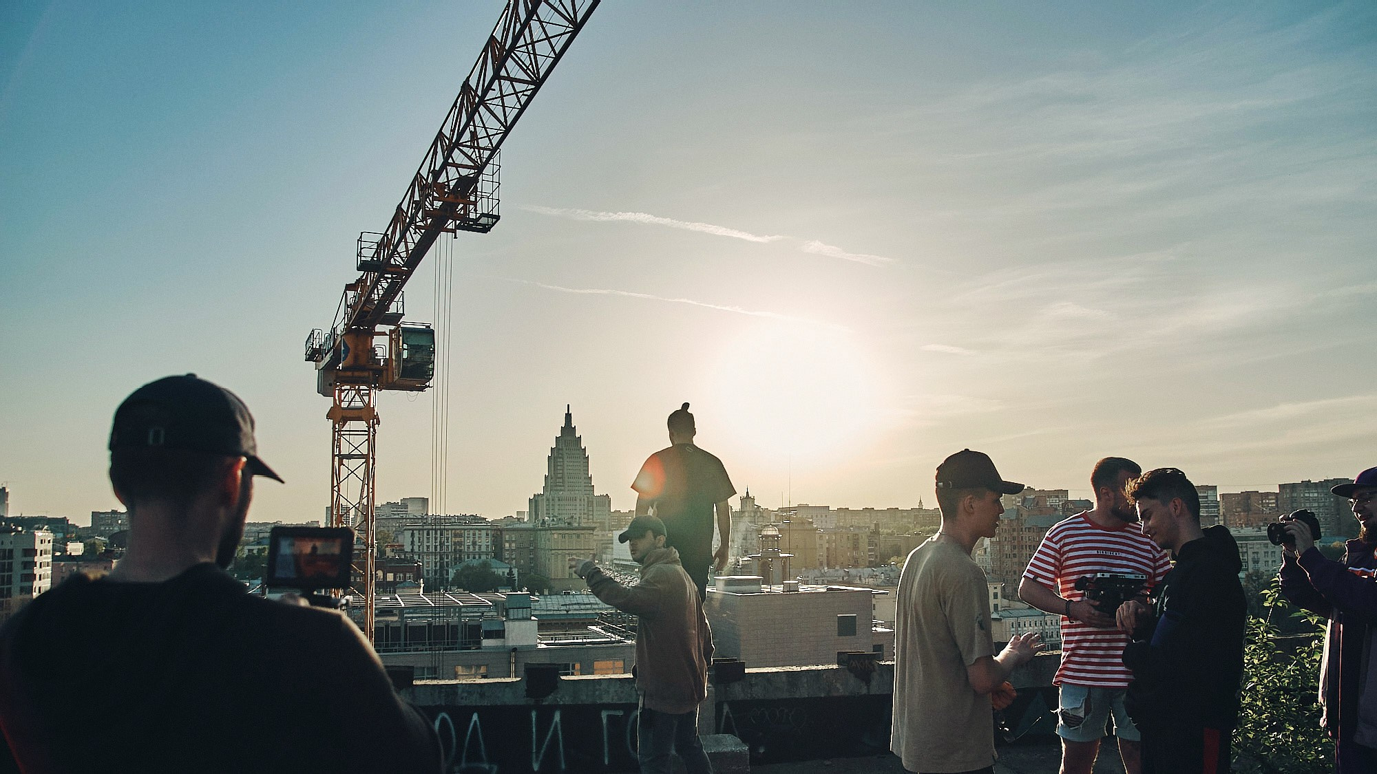 Бэкстейдж клипа — репортажная съёмка закулисья съёмочного дня. Репортажный фотограф в Москве — Дмитрий Тарасов | Съёмка мероприятий, концертов, корпоративов