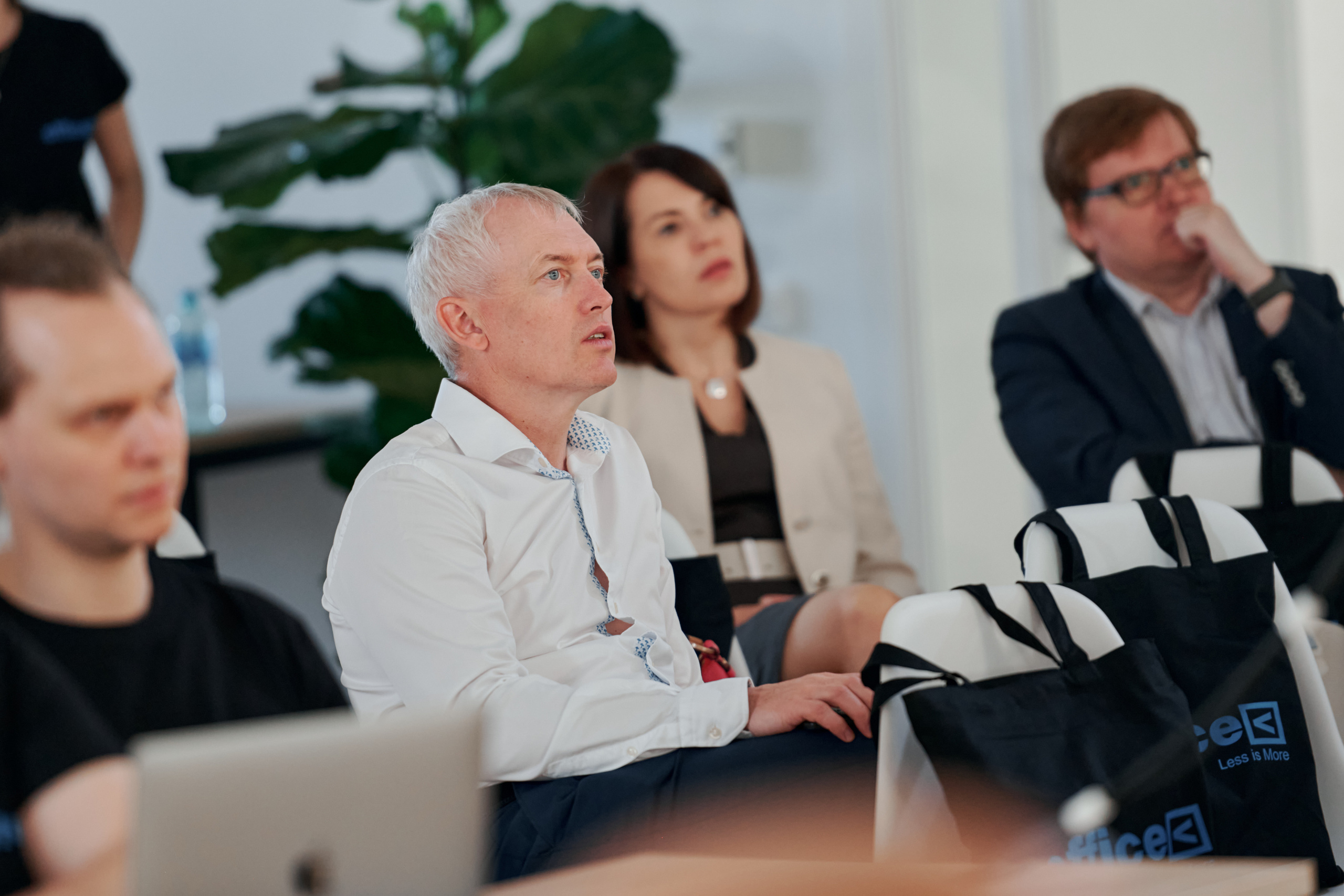 OFFICELESS. ФОТОГРАФ Кристина Павлова | МОСКВА