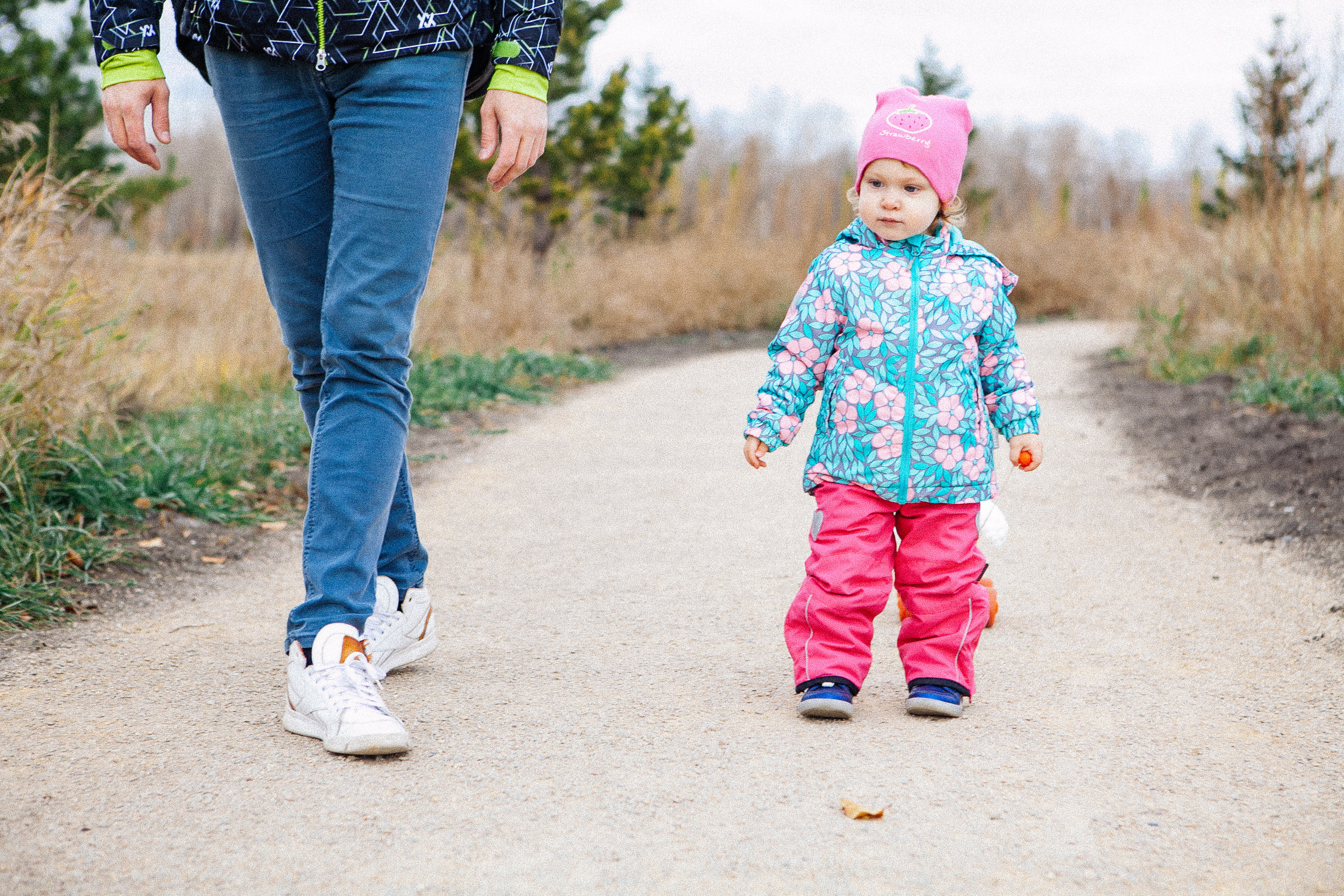 ноги ребенок прогулка природа