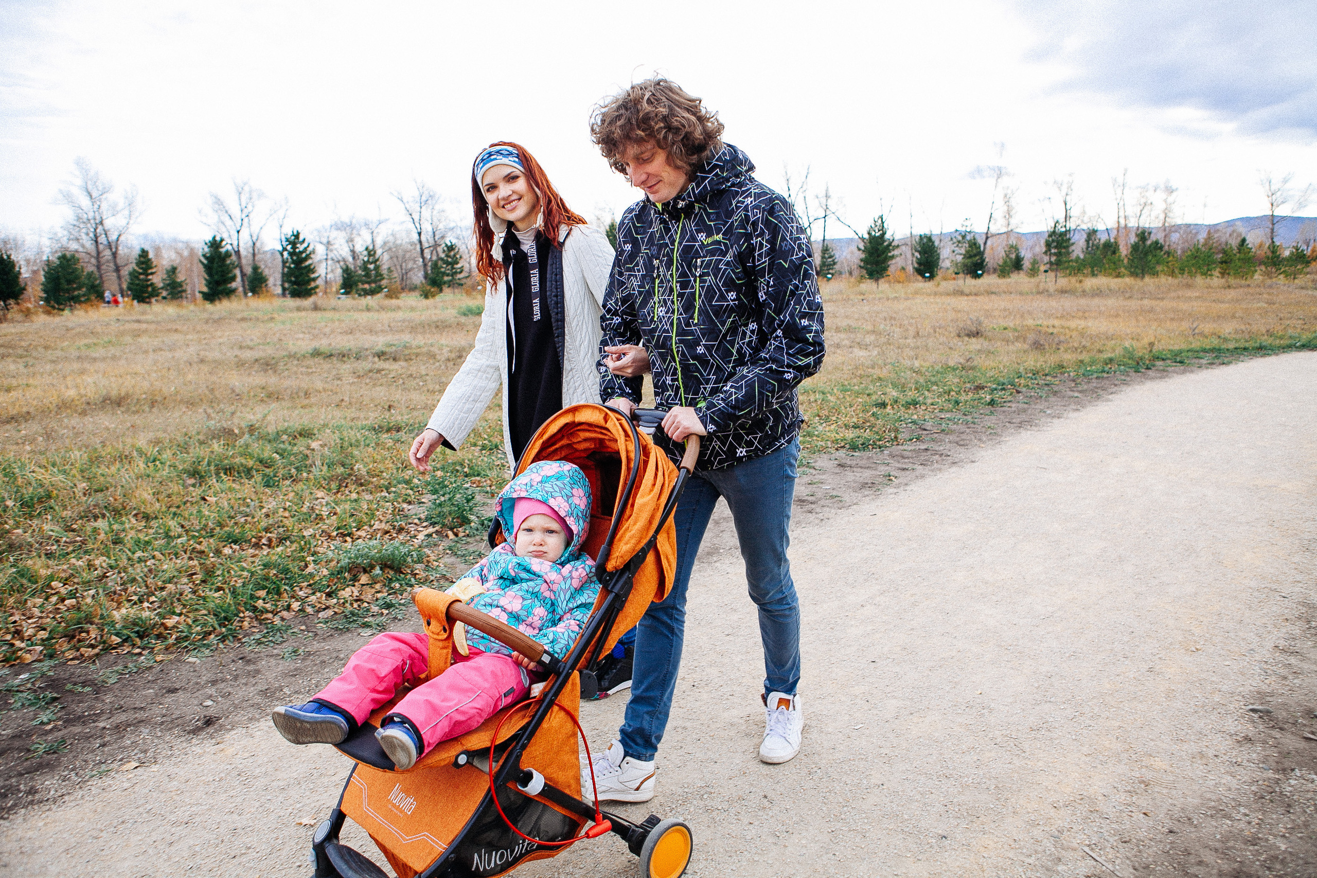 семья папа мама дочка остров природа