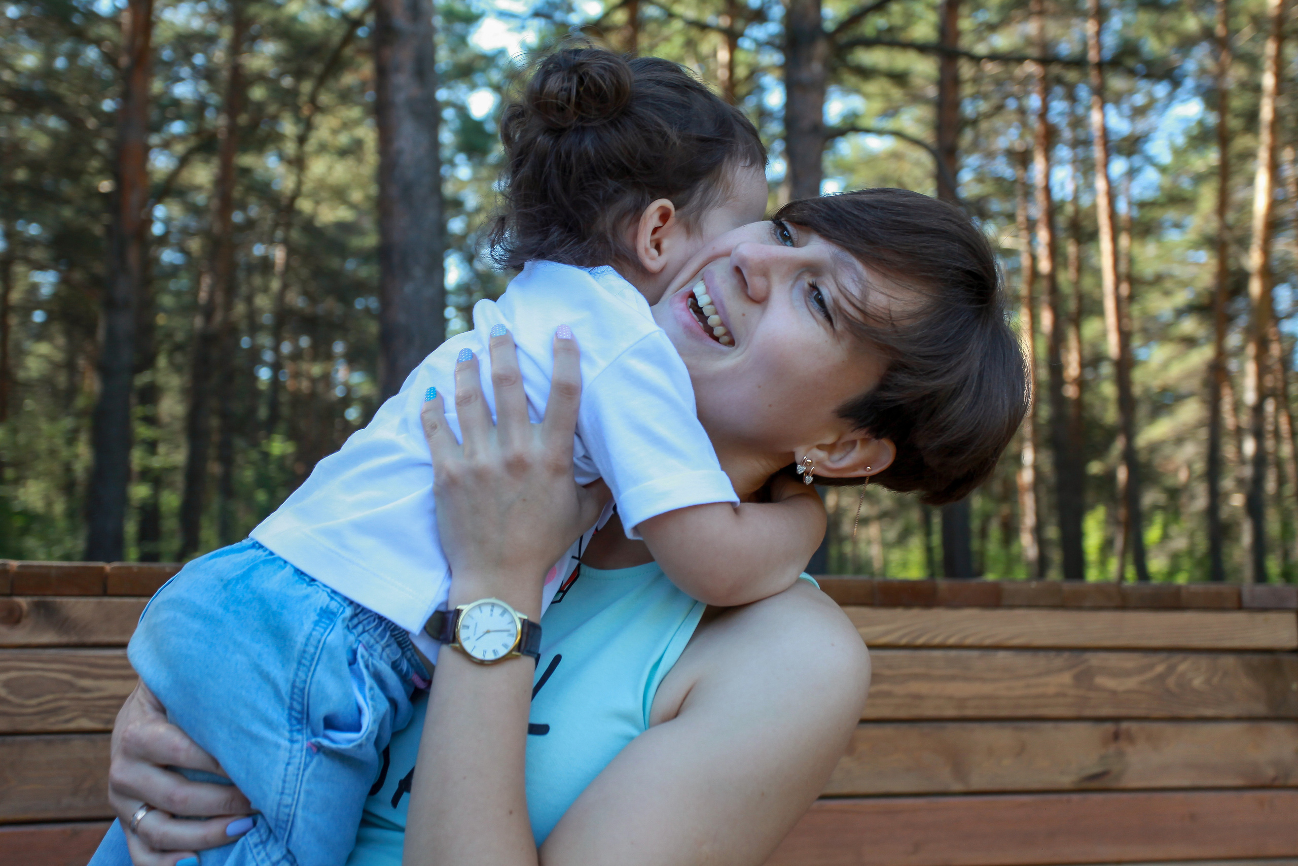 девочка мама дочь сосновая роща лето природа семейная фотосессия 