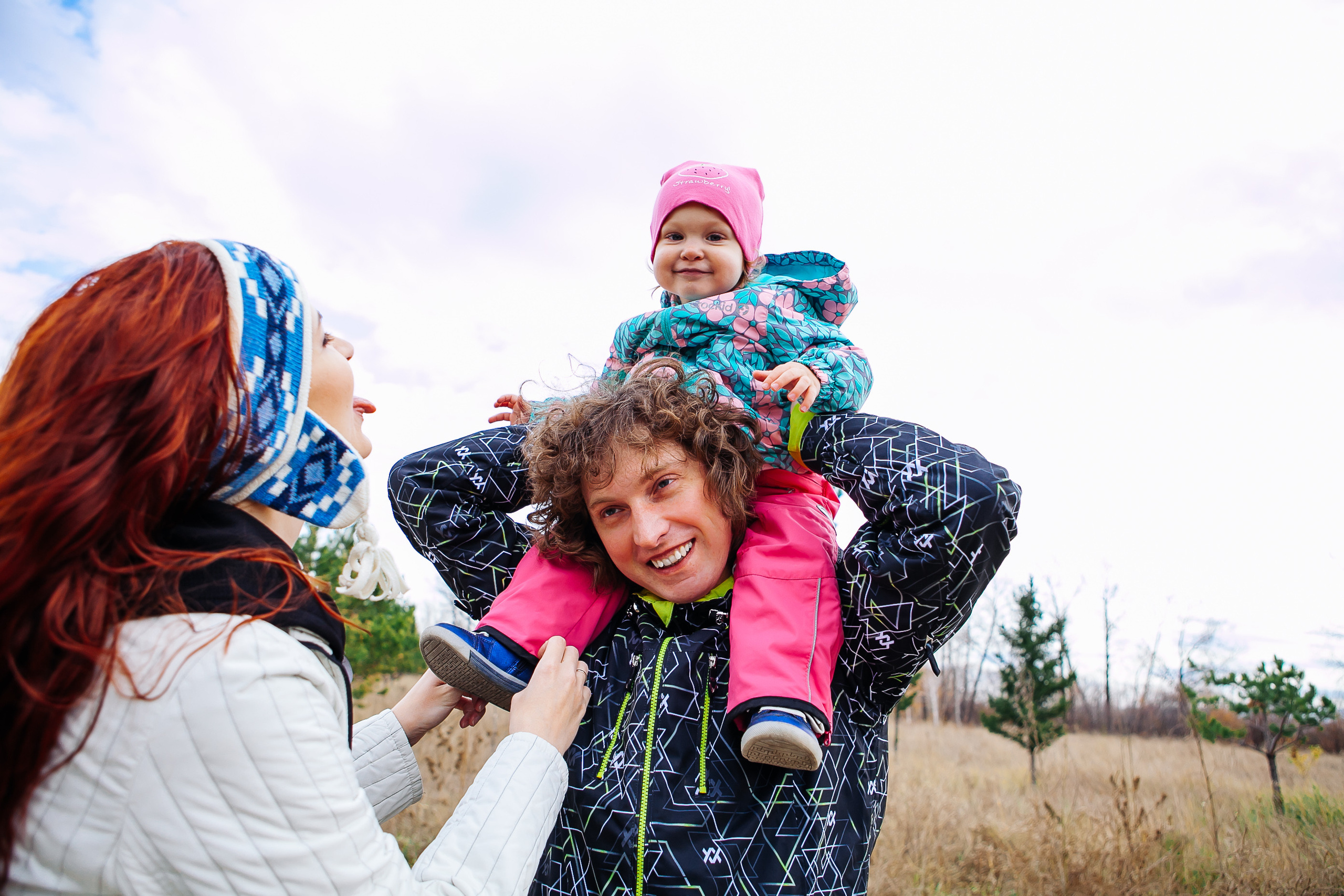 семья папа мама дочка остров природа