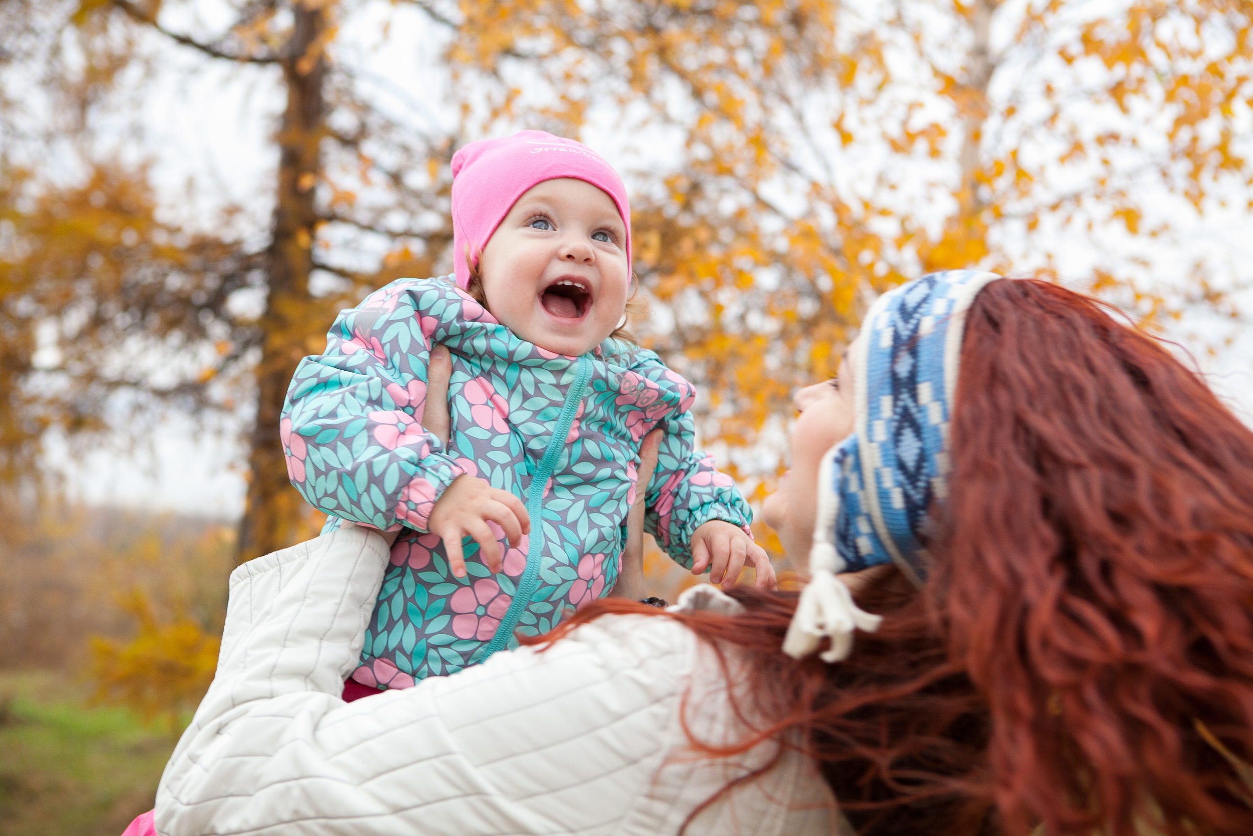 семья мама дочка остров природа осень