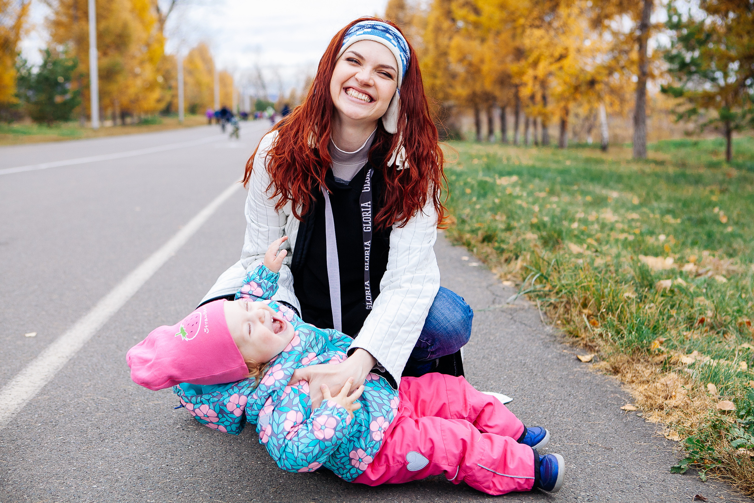 семья мама дочка остров природа осень