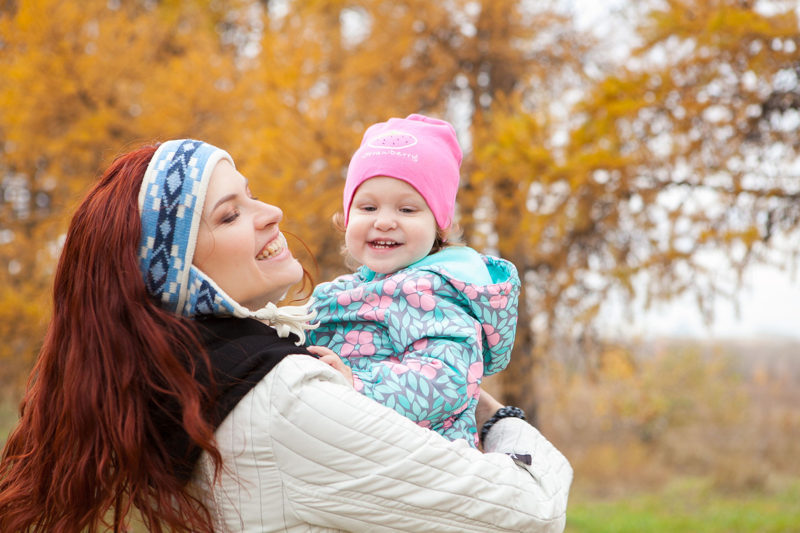 семья мама дочка остров природа осень