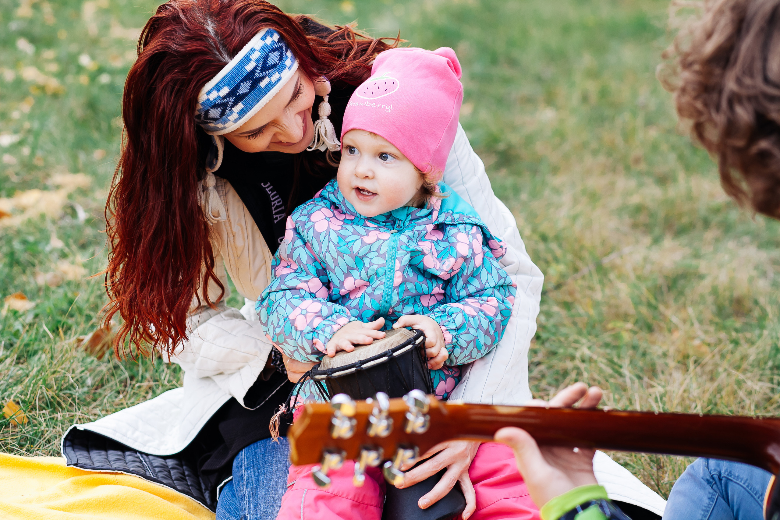 мама дочь ребенок гитара природа