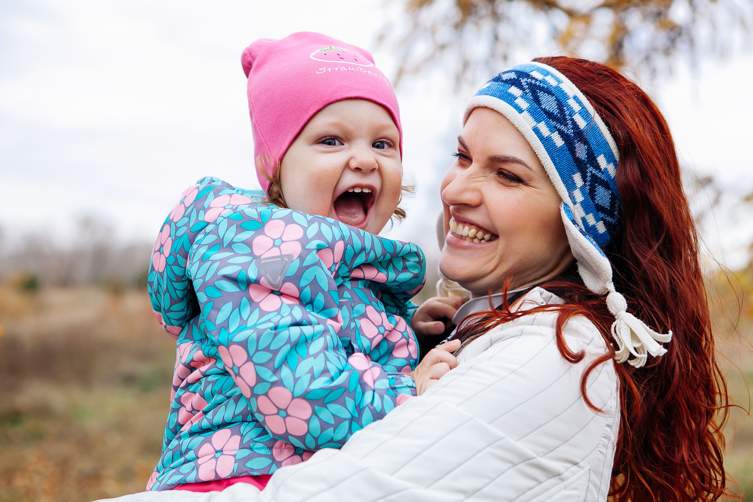 семья мама дочка остров природа осень