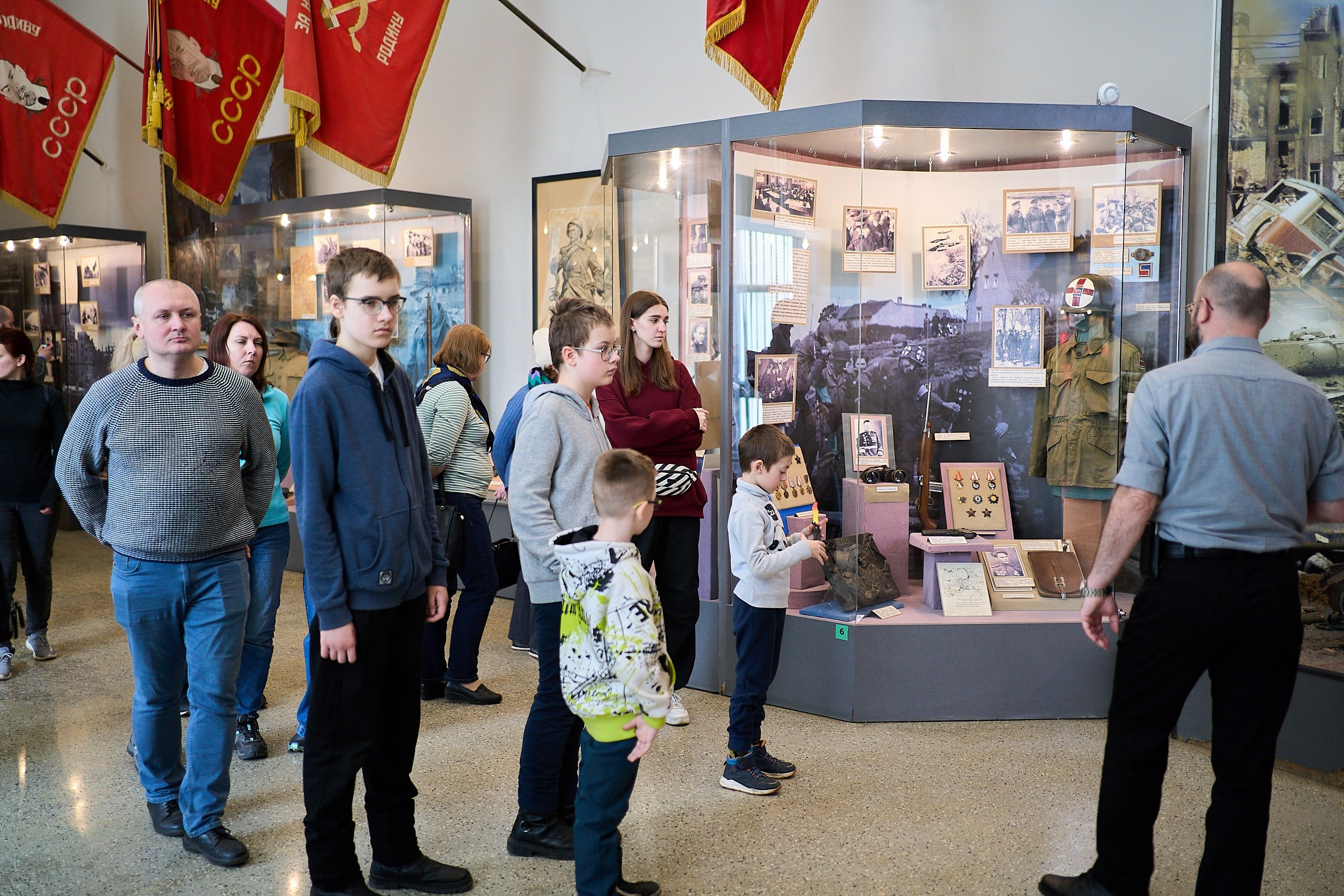 Субботник у Управления делами Мэра и Правительства Москвы. Фотограф и Видеограф в Москве. Олег Корушев