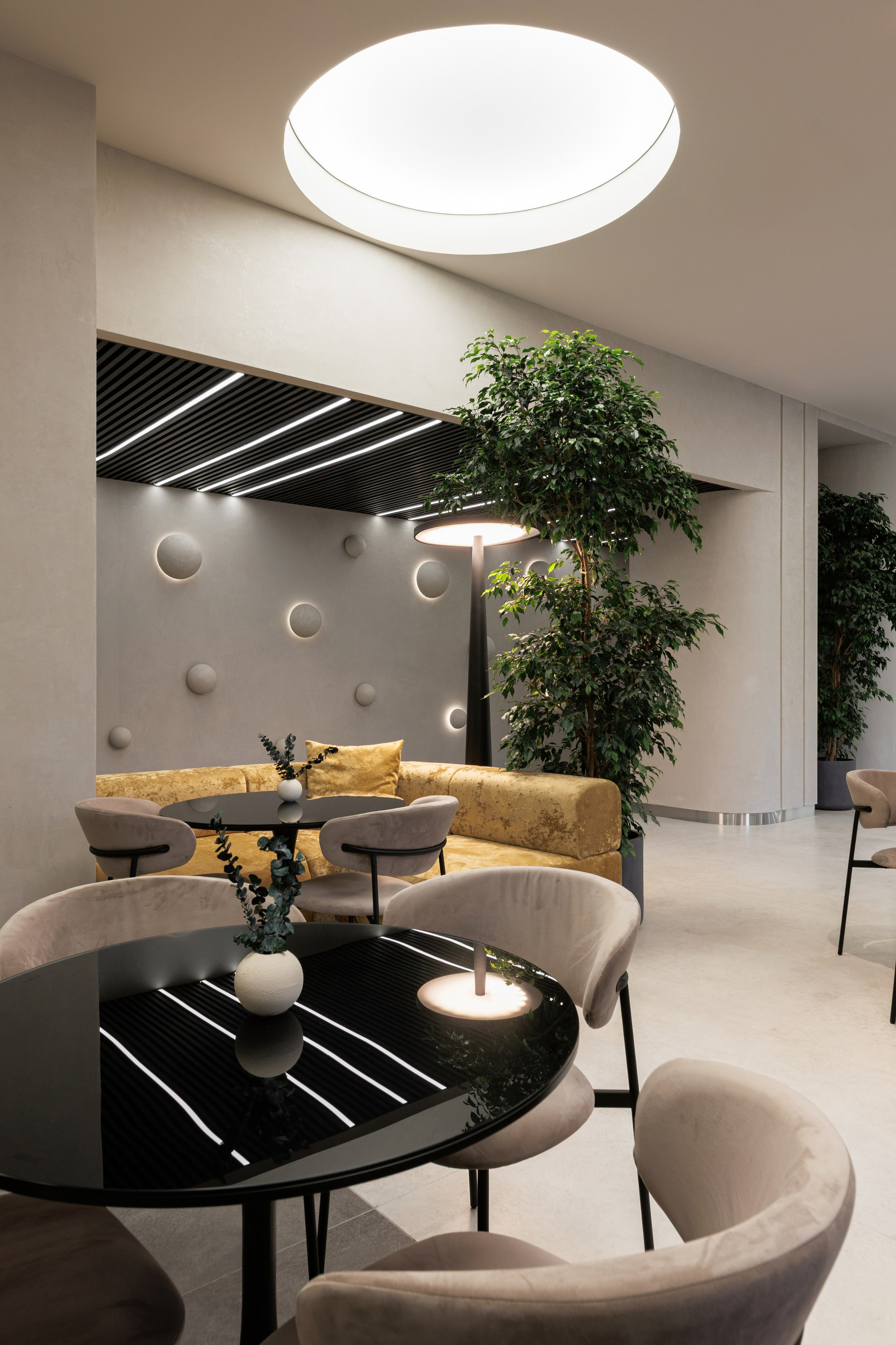 Лобби отеля Svet