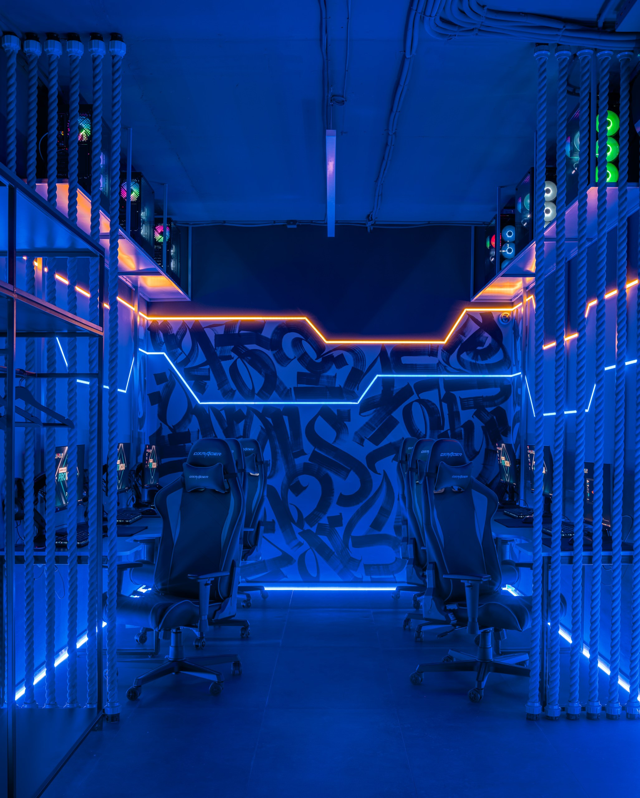 Второй компьютерный клуб "Provoda" - Интерьерный фотограф Коваль Илья. Коваль Илья — Интерьерный и архитектурный фотограф