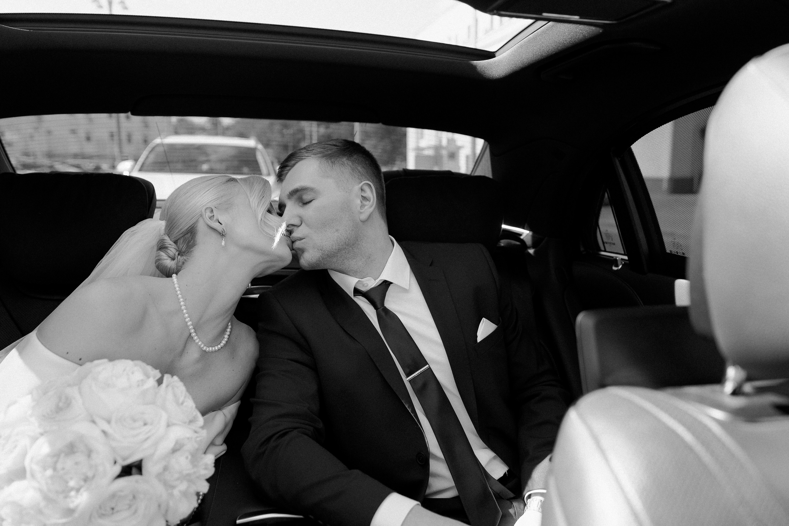 Свадебная фотосессия в Soluxe Hotel и роспись в Савеловском ЗАГСе. Свадебный фотограф в Москве Полина Лелетко