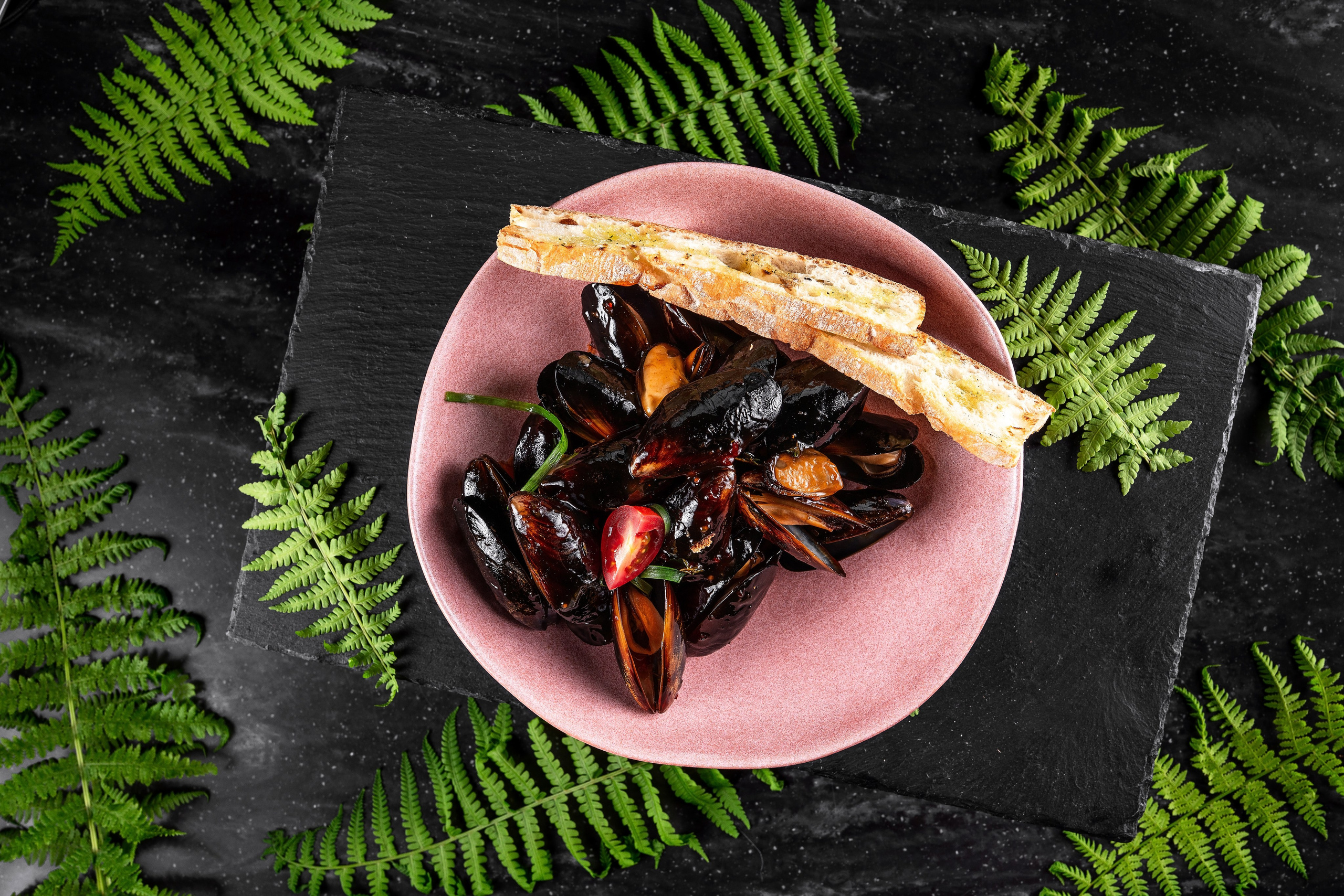 Ресторан в лесу Сочи. Фотограф Сочи