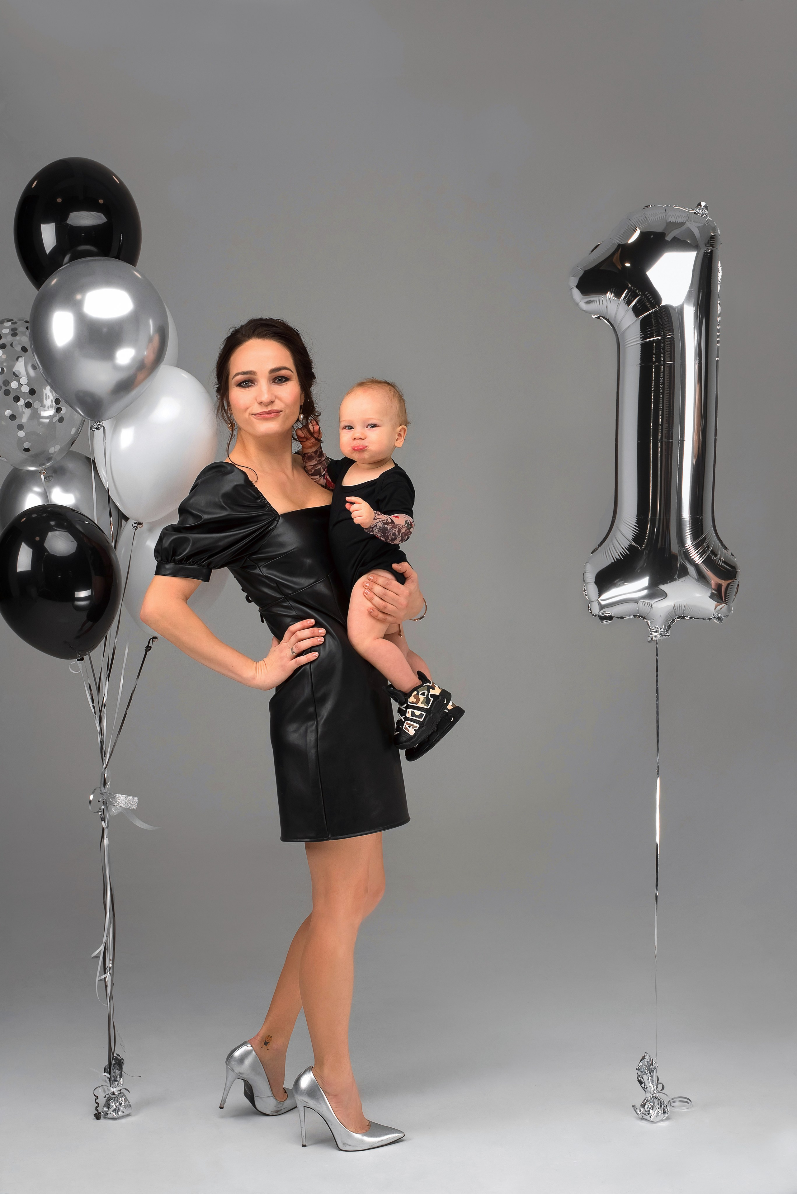 Семейная фотосессия на циклораме в СПб. Фотограф Юлия Кондратьева