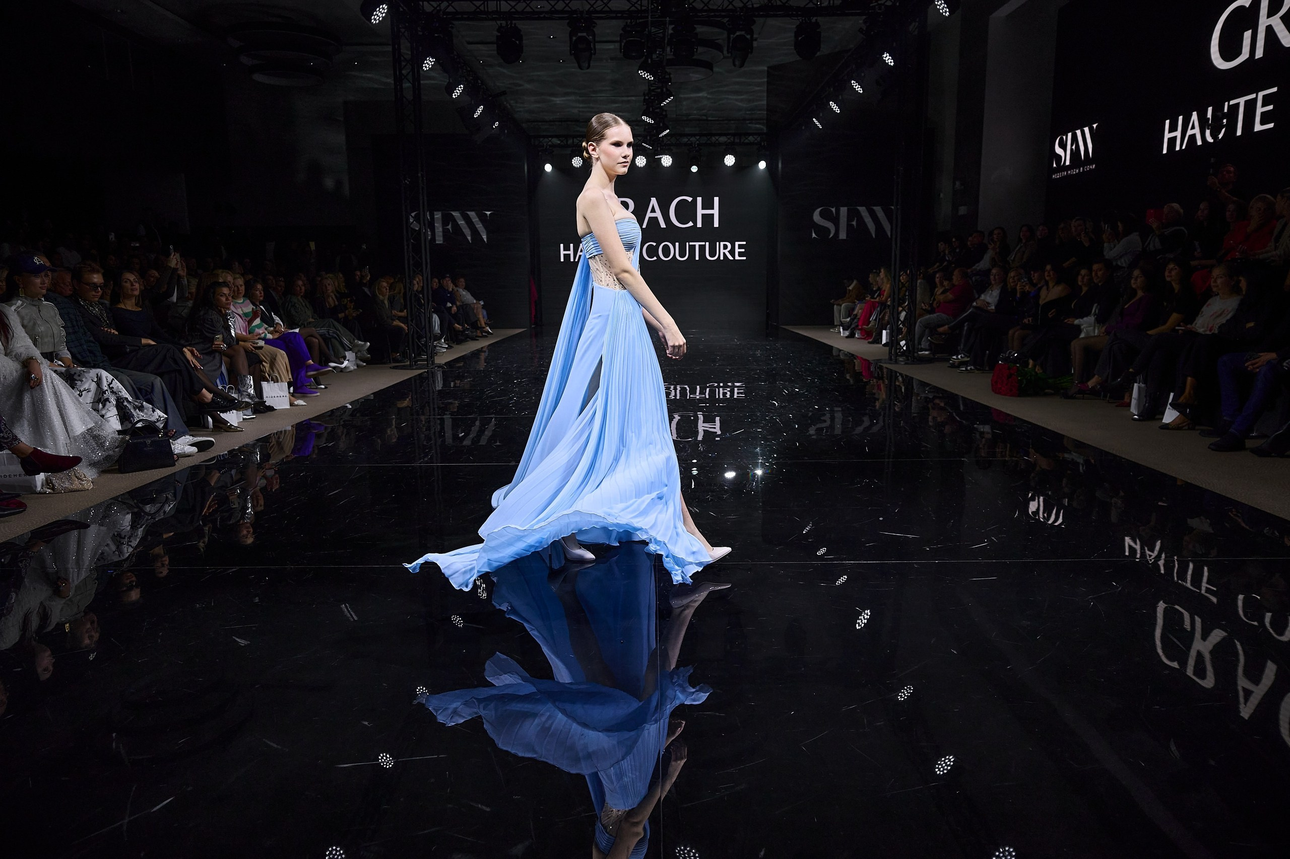 Grach Haute Couture на Sochi Fashion Week 2025, 5 ноября 2025. Дима Бабушкин. Фотограф. Подиум. Репортаж. Творчество. Дорого