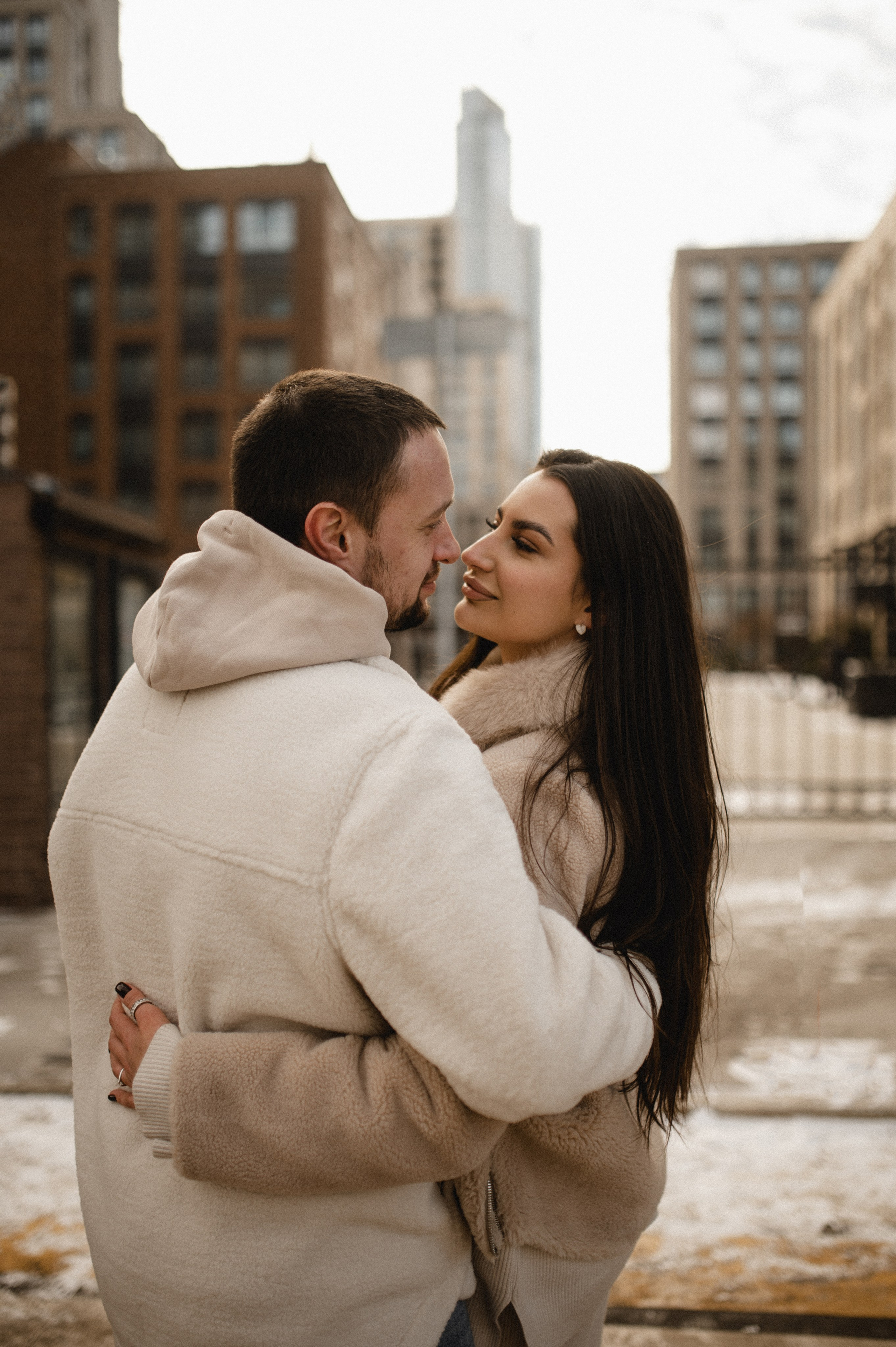 Лавстори стрит фотосессия в зимней Москве. Семейная фотосессия Бутово Москва фотограф Алина Морщагина