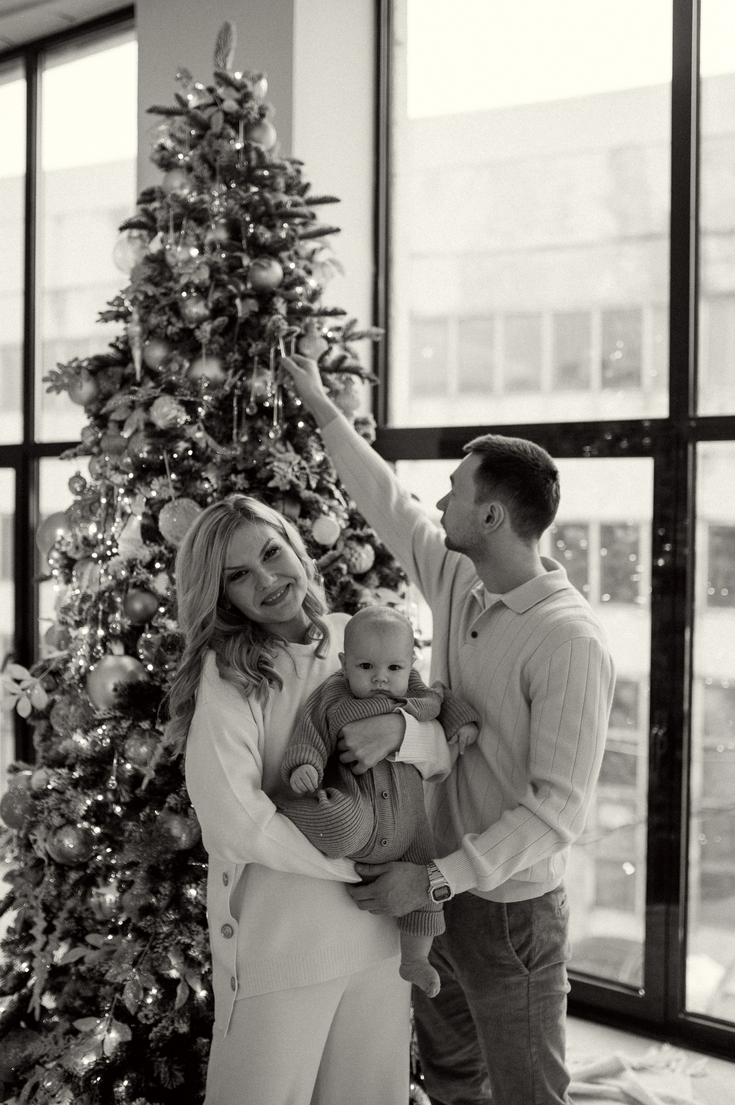 Новогодняя фотосессия в студии с малышом 6 месяцев в Бутово. Семейная фотосессия Бутово Москва фотограф Алина Морщагина