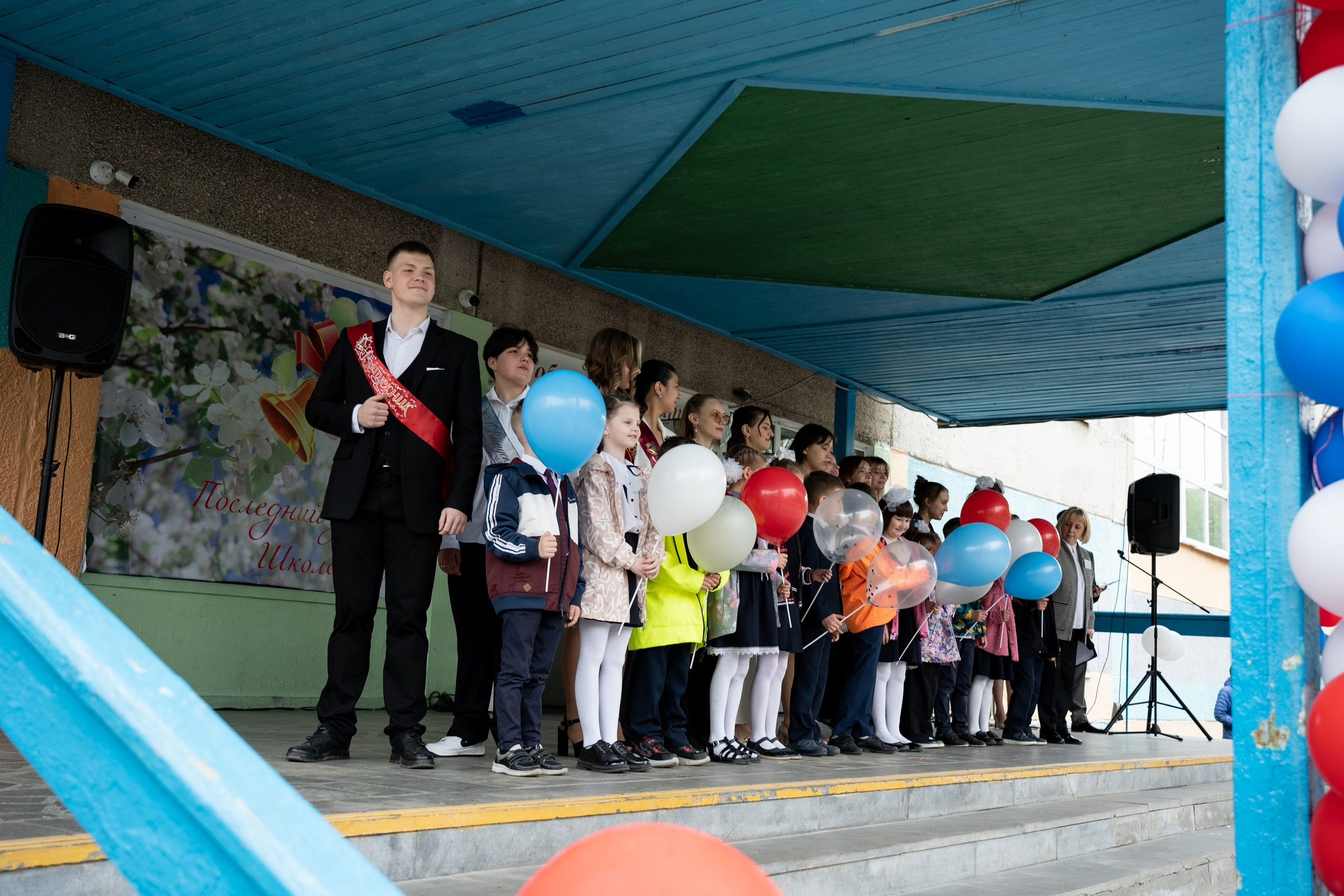 Последний звонок 64 шк. Фотостудия «Стрекоза»