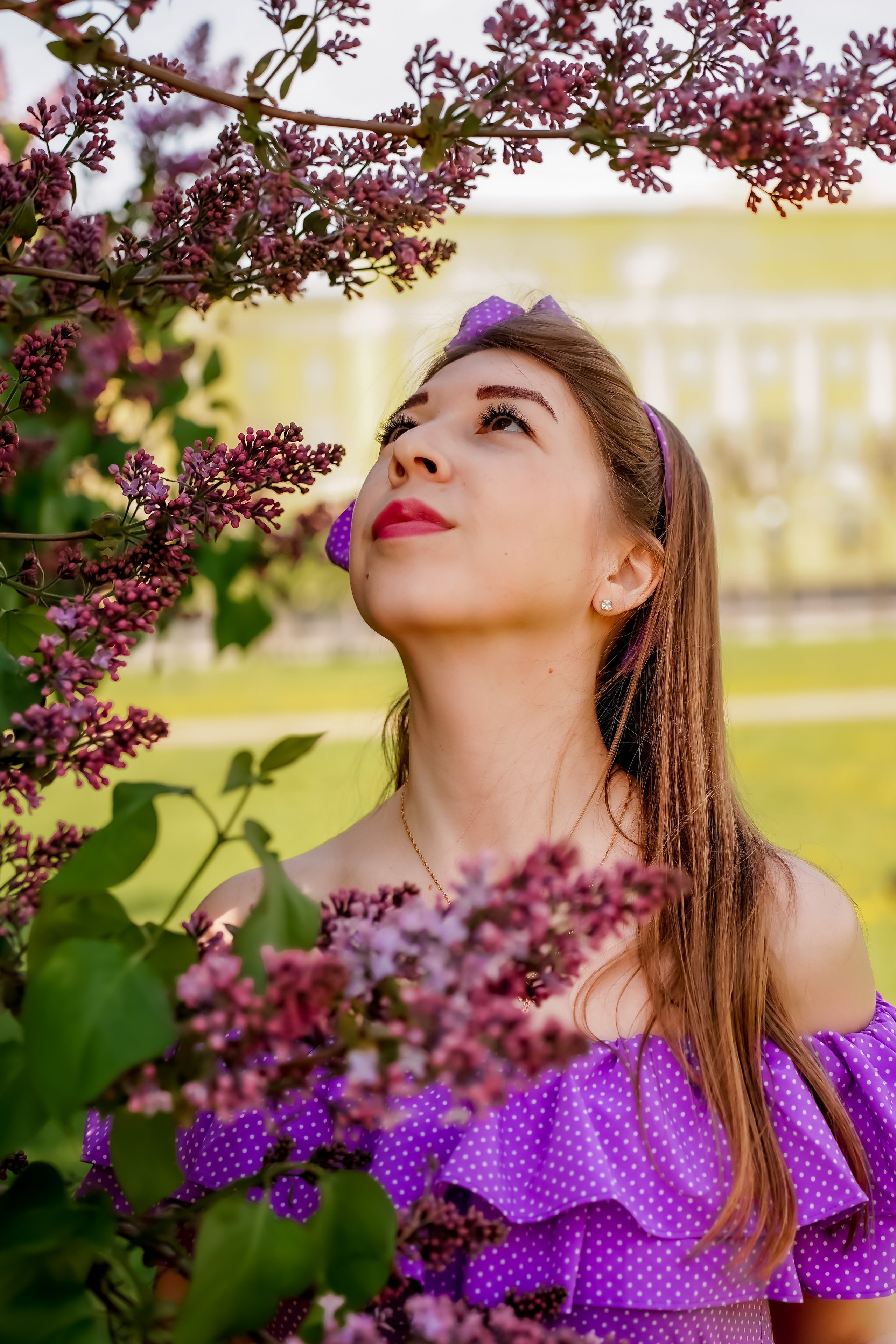 Оля весна сирень. Фотограф Оксана Шавва