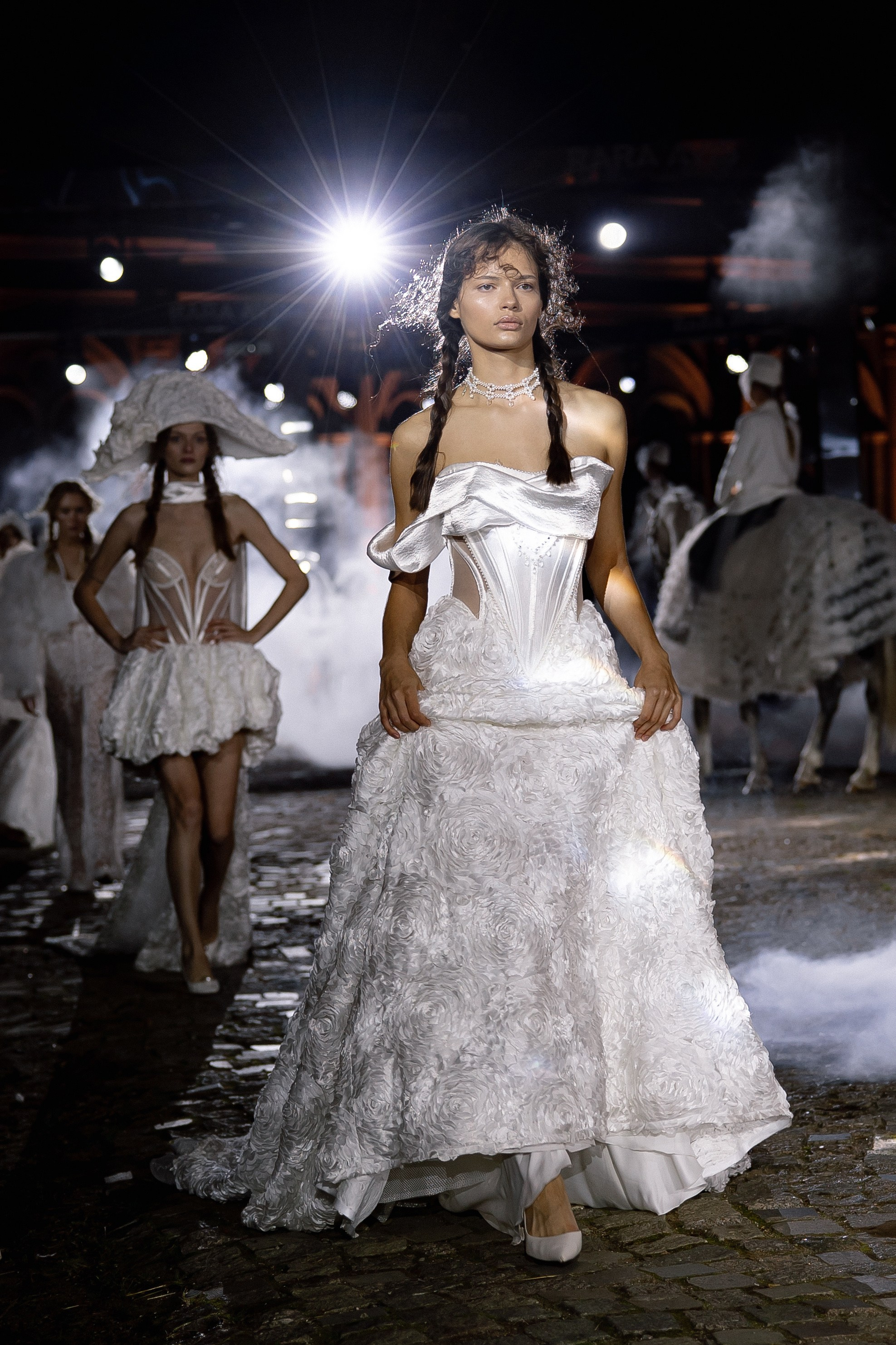 Rara Avis Fashion Show 2025. Свадебный фотограф Москва и Санкт-Петерург Артем Мамонов