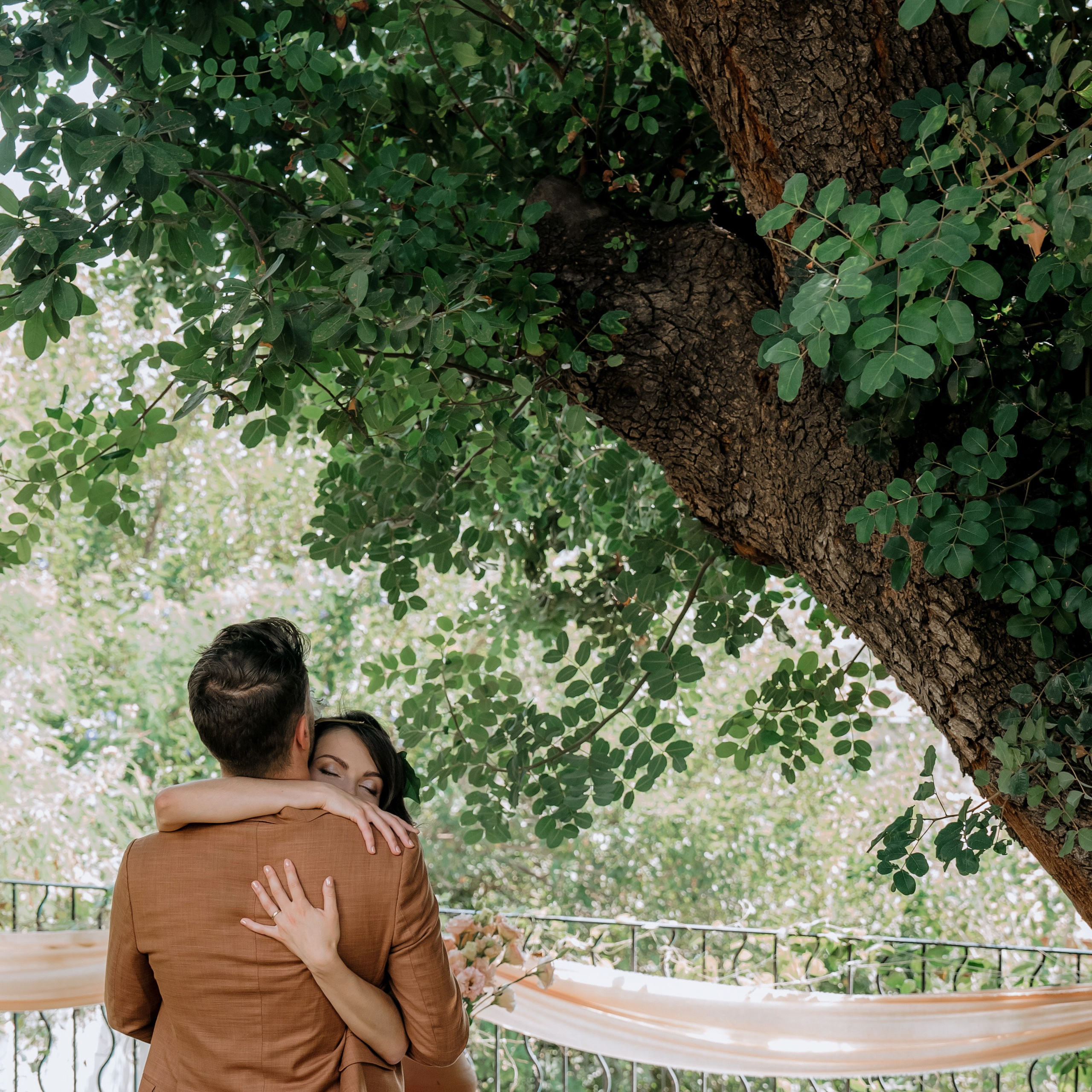 Where tulips meet birch trees. Wedding & Documentary Photographer based in Nuremberg — available across Europe & Turkey | Vitalii Nasonov