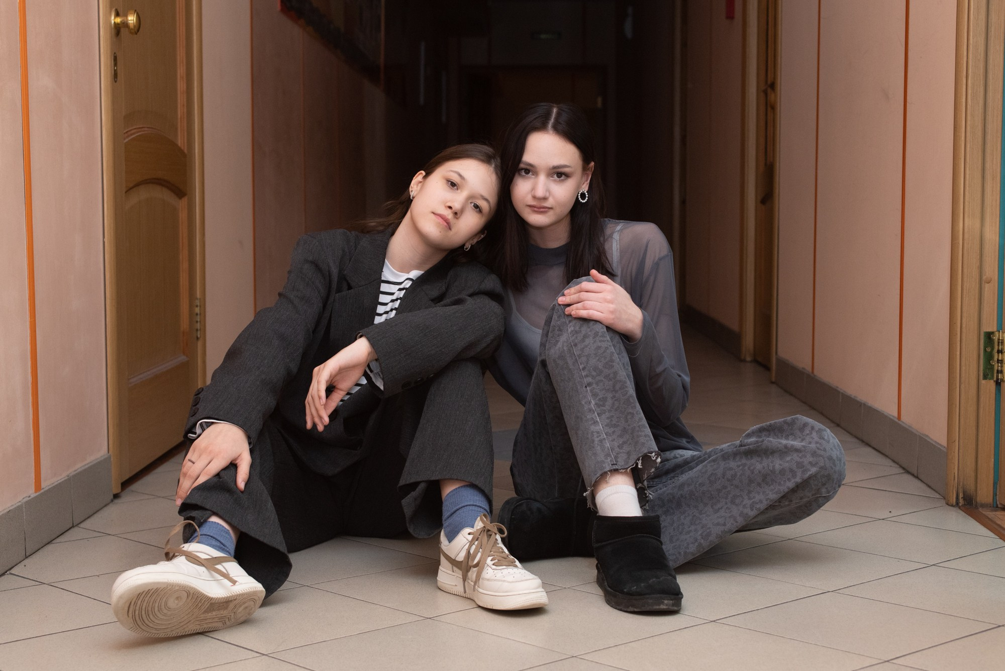 Старшая школа. Школьный фотограф, Новосибирск. Выпускные альбомы для школьников и детских садов, общие фото и «классные истории» для невыпускных классов