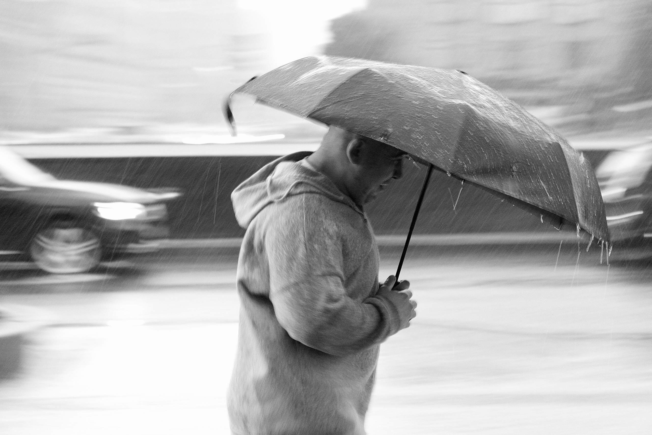 The rain caught us / Moscow 2024. POLINA MÔMOT